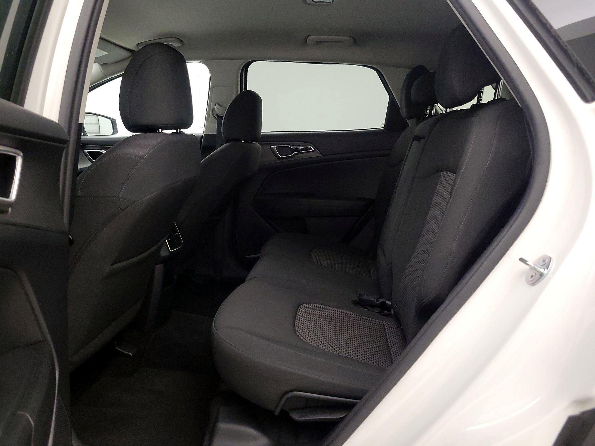 Thumbnail: 2023 Kia Sportage - 19