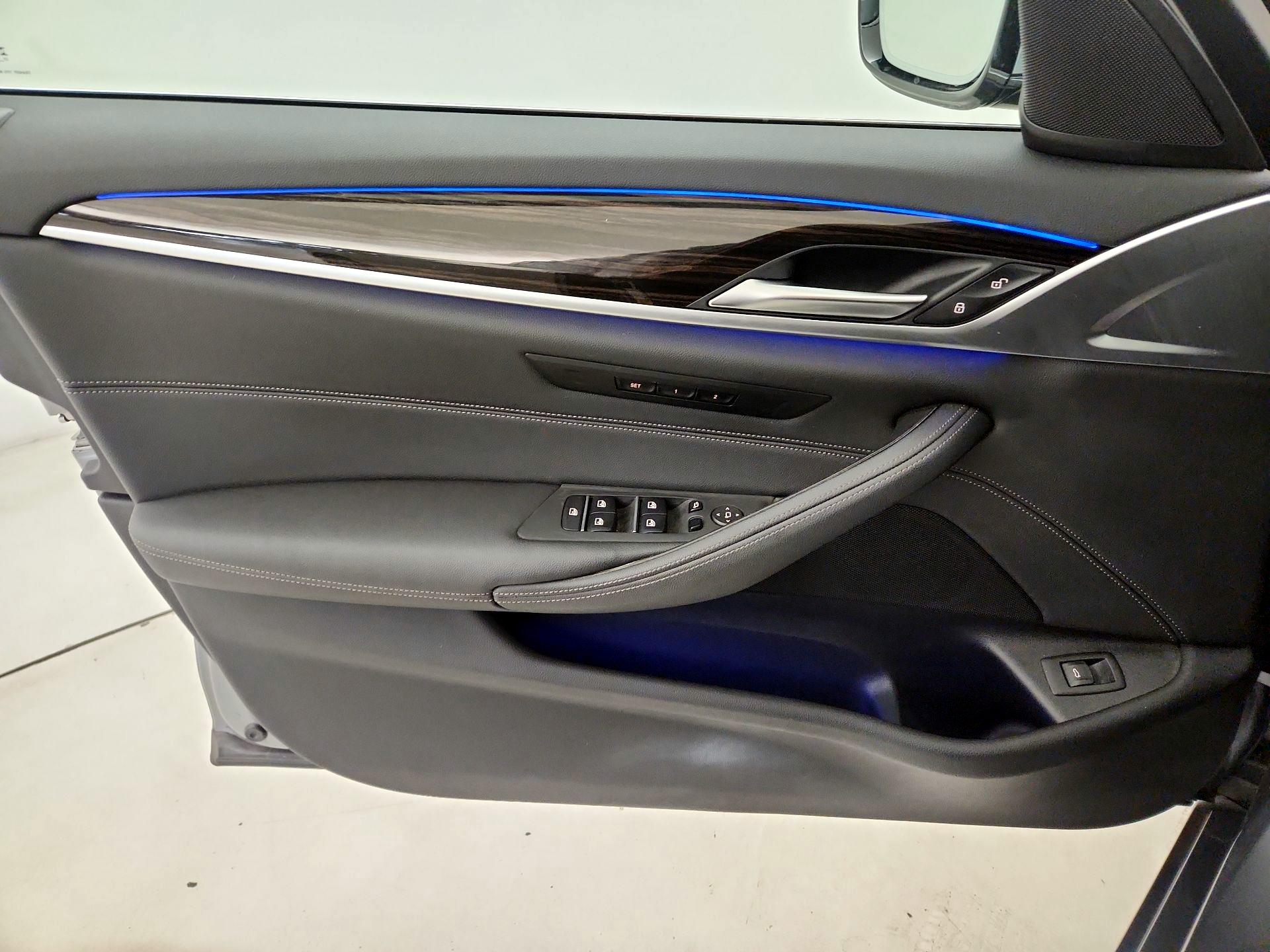 Thumbnail: 2023 BMW 5 Series - 12