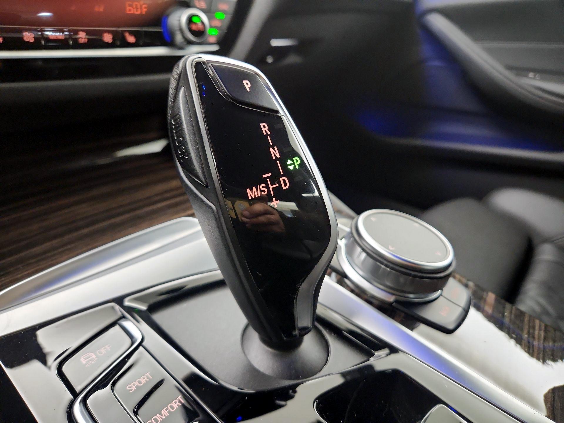 Thumbnail: 2023 BMW 5 Series - 15