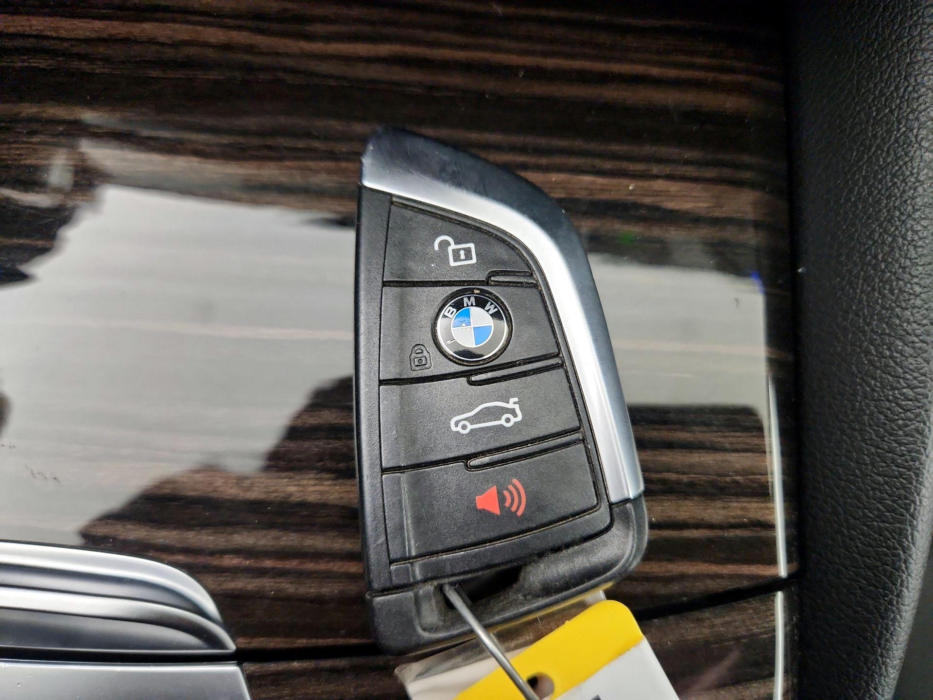 Thumbnail: 2023 BMW 5 Series - 18