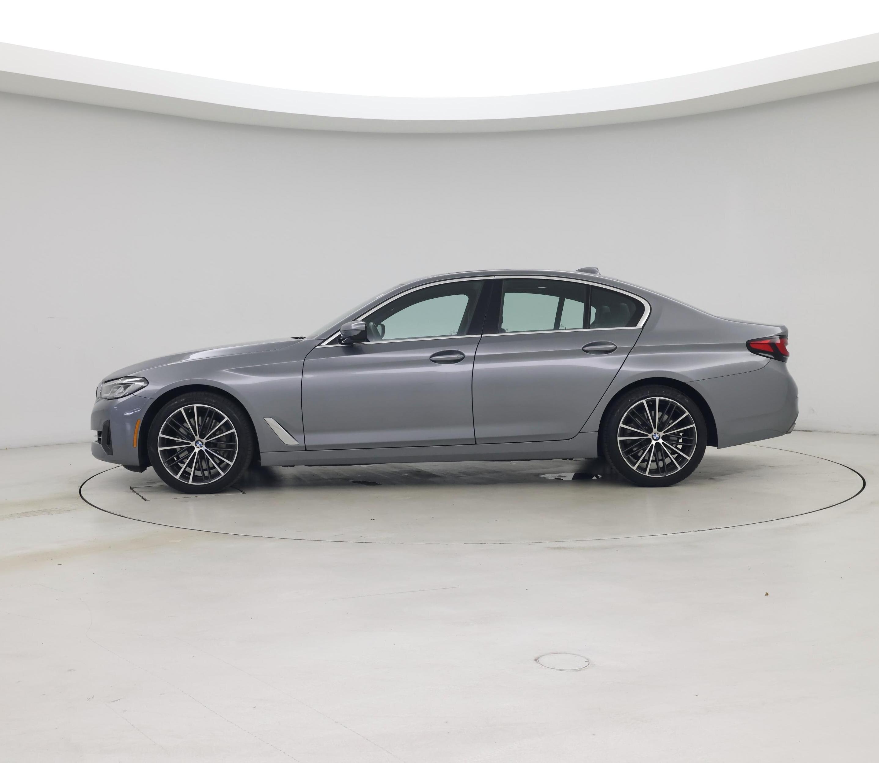 Thumbnail: 2023 BMW 5 Series - 3