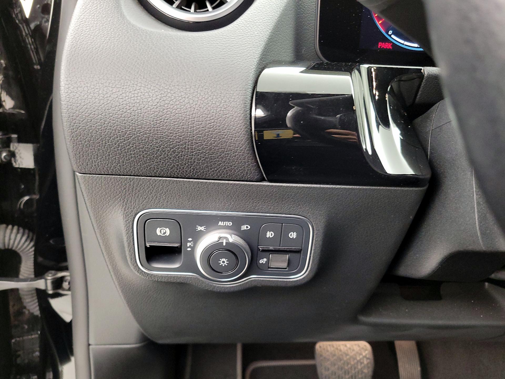 Thumbnail: 2023 Mercedes-Benz GLA - 13