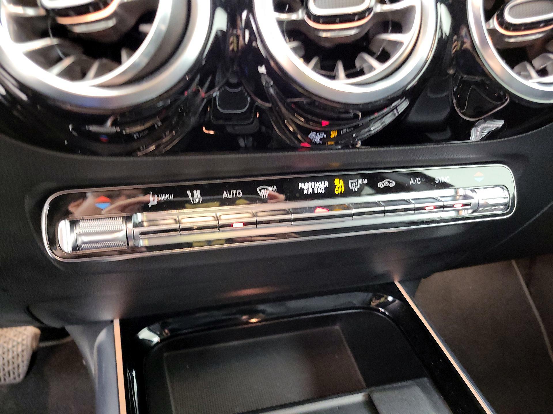 Thumbnail: 2023 Mercedes-Benz GLA - 16