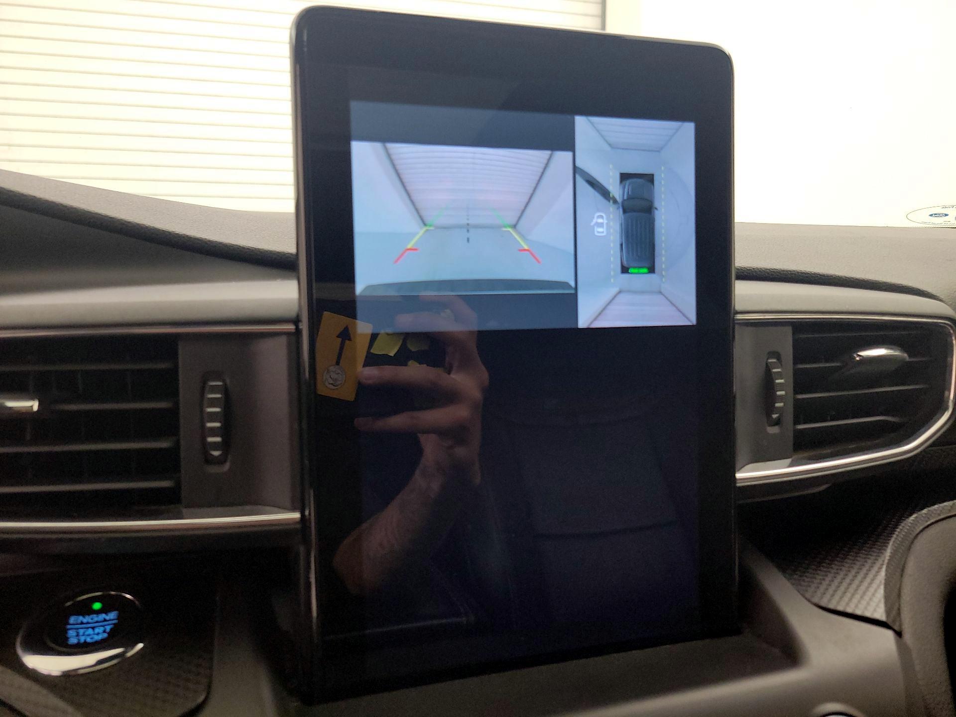 Thumbnail: 2020 Ford Explorer - 15