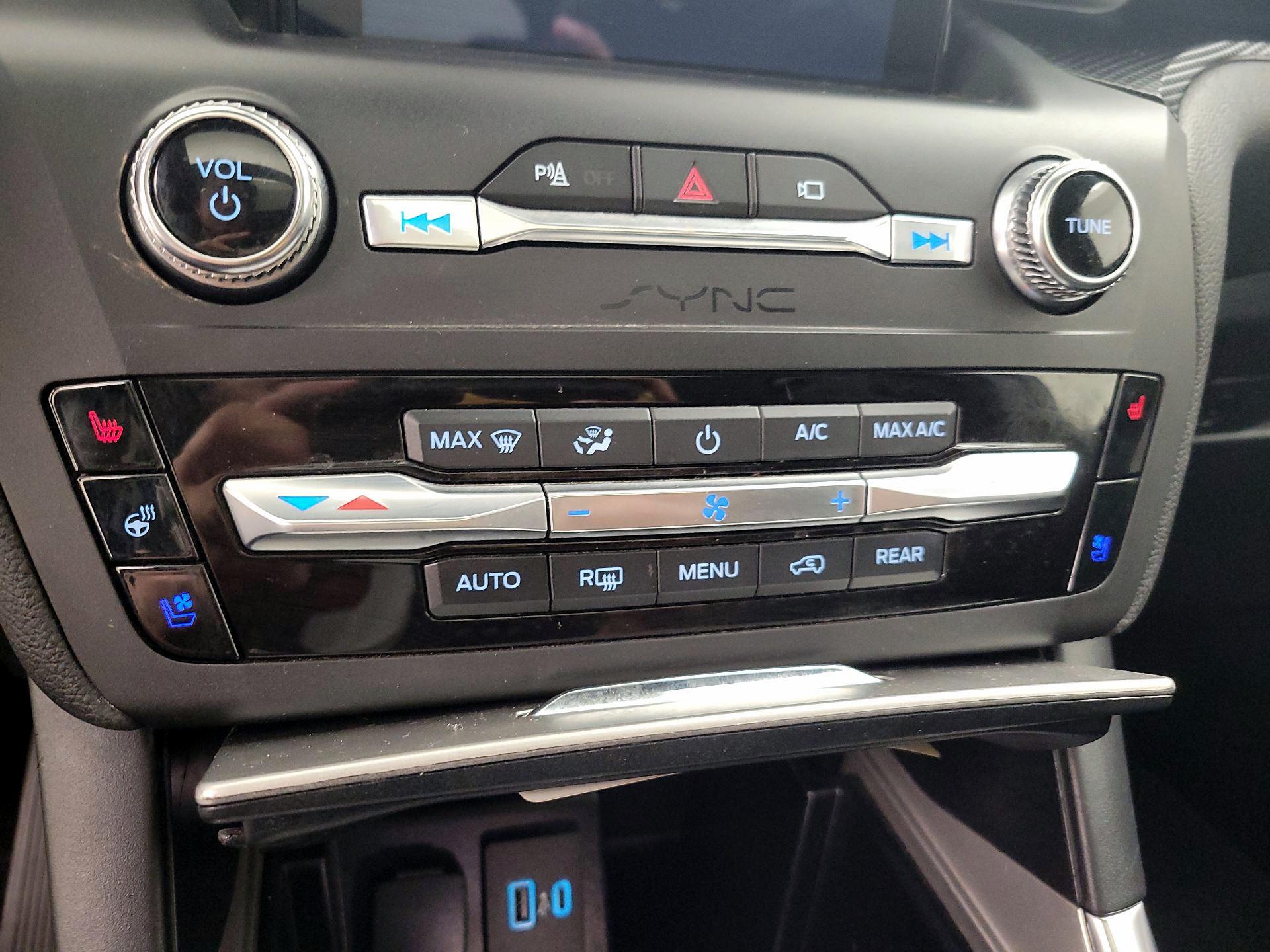 Thumbnail: 2020 Ford Explorer - 17