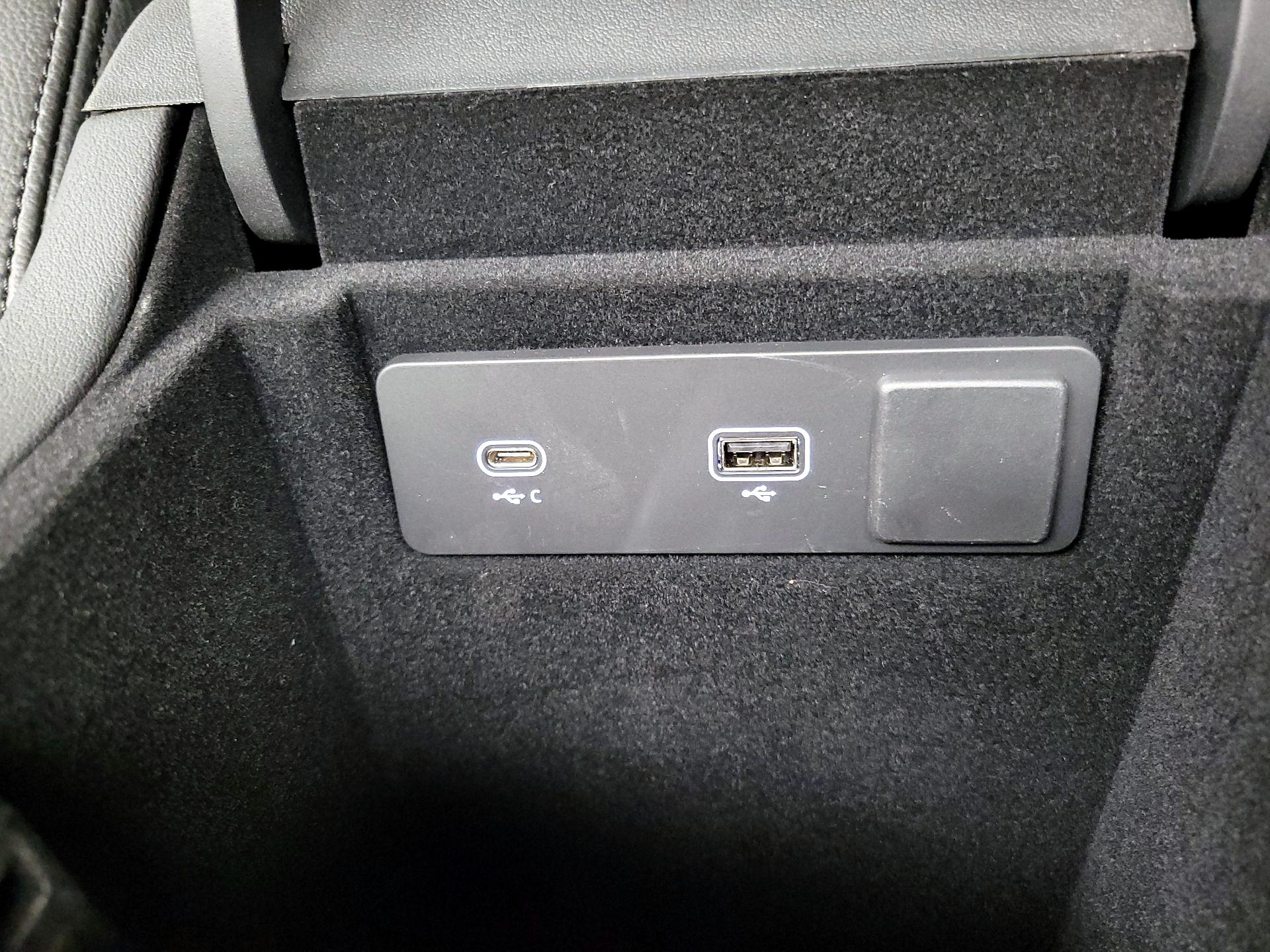 Thumbnail: 2022 Jaguar F-Pace - 19