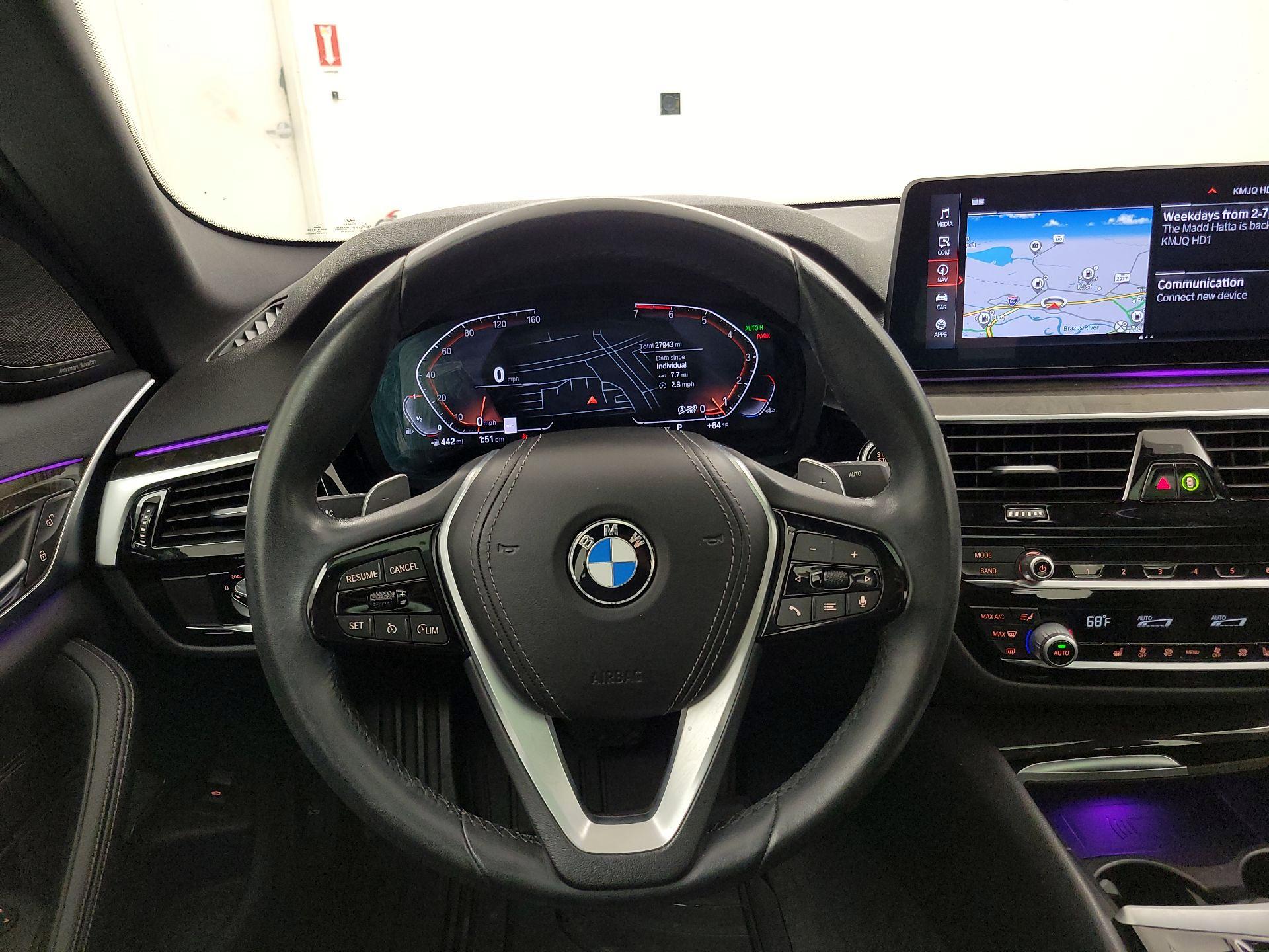 Thumbnail: 2022 BMW 5 Series - 10