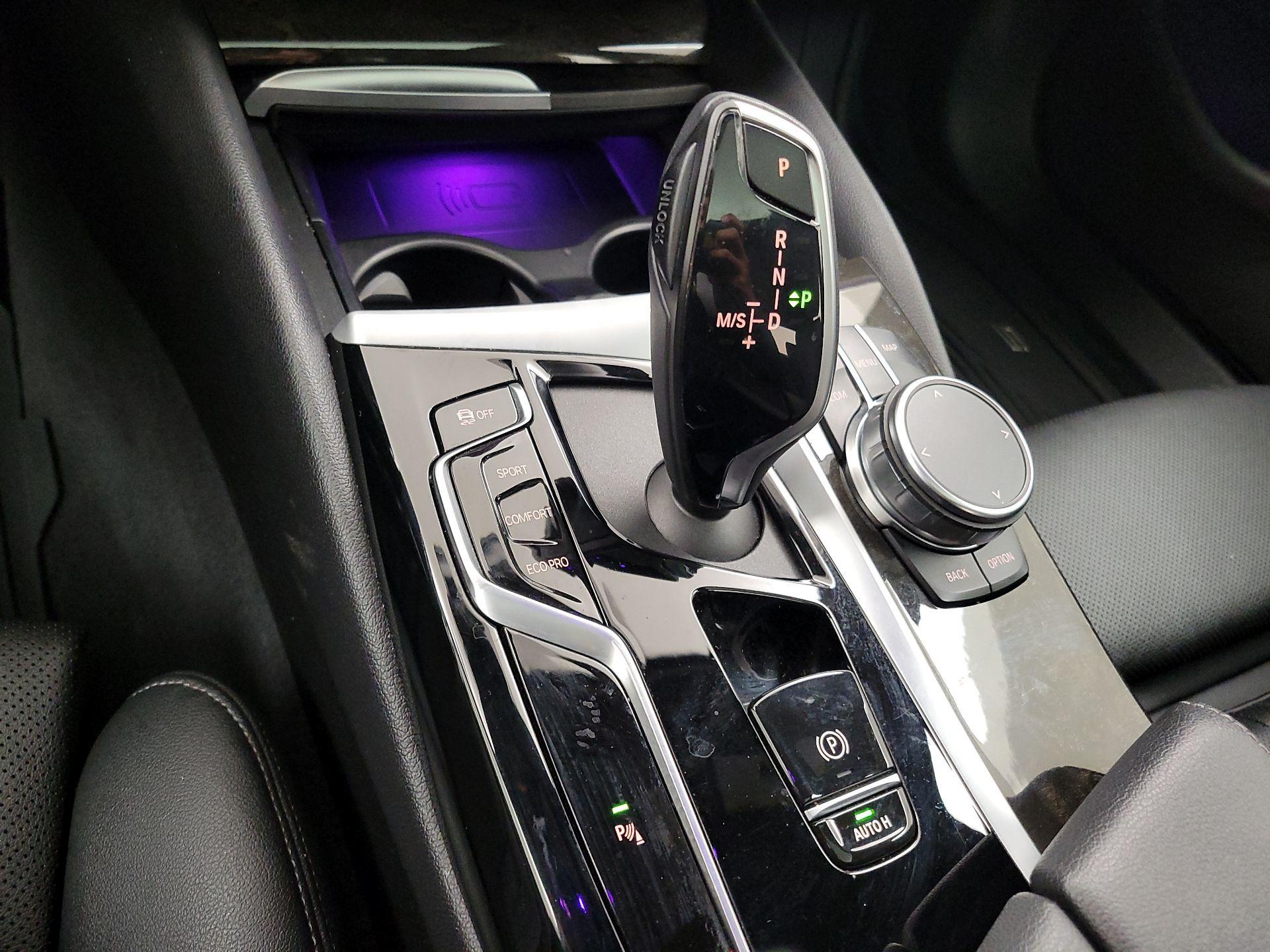 Thumbnail: 2022 BMW 5 Series - 18