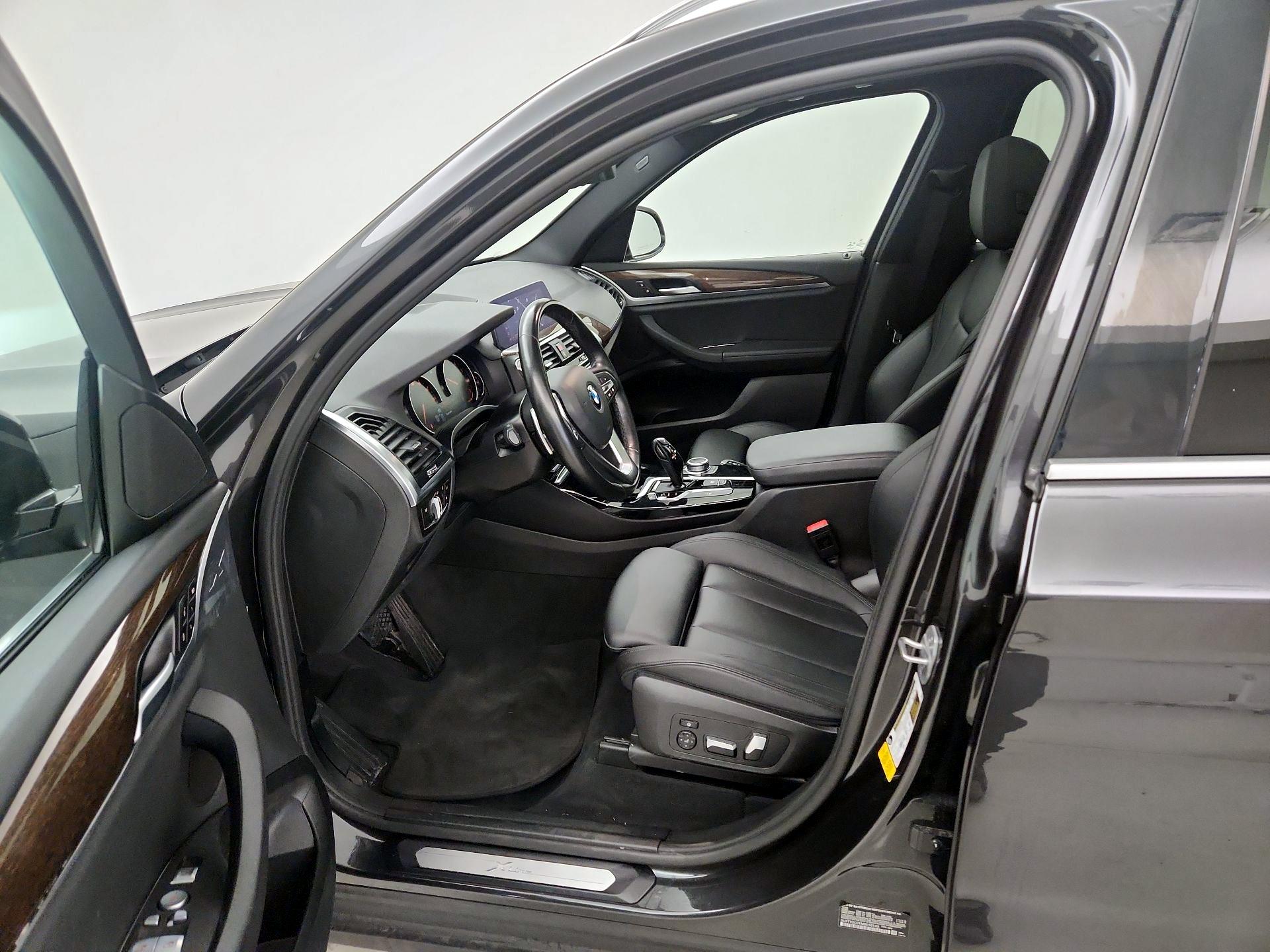 Thumbnail: 2021 BMW X3 - 11