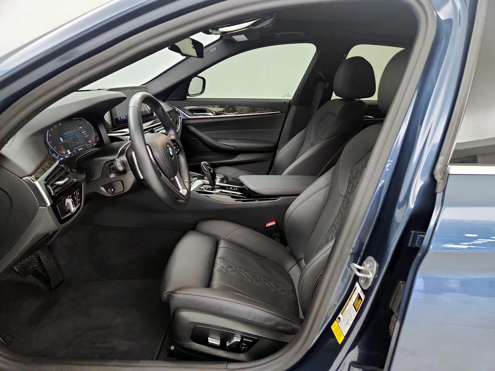 Thumbnail: 2023 BMW 5 Series - 11