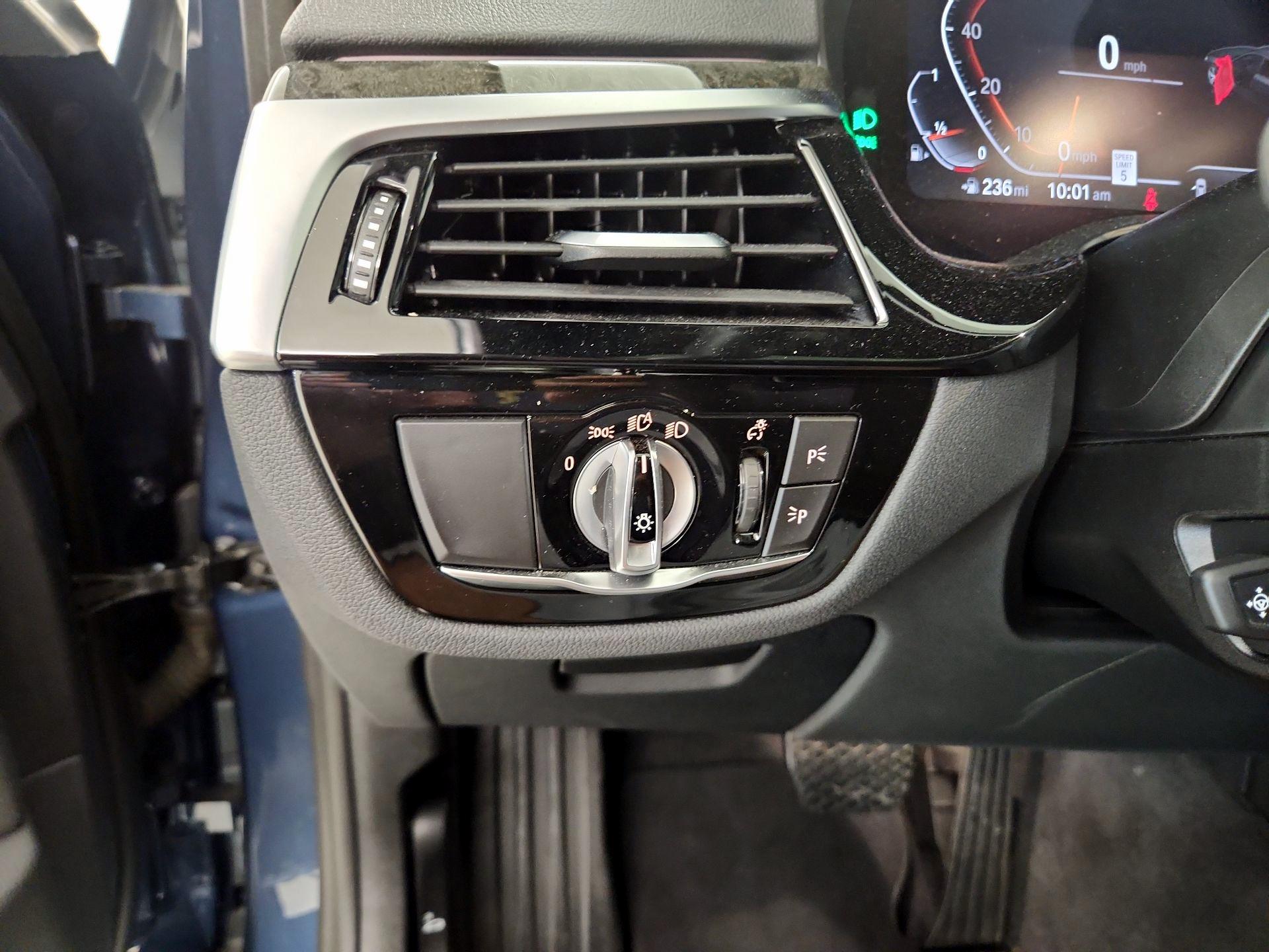 Thumbnail: 2023 BMW 5 Series - 13