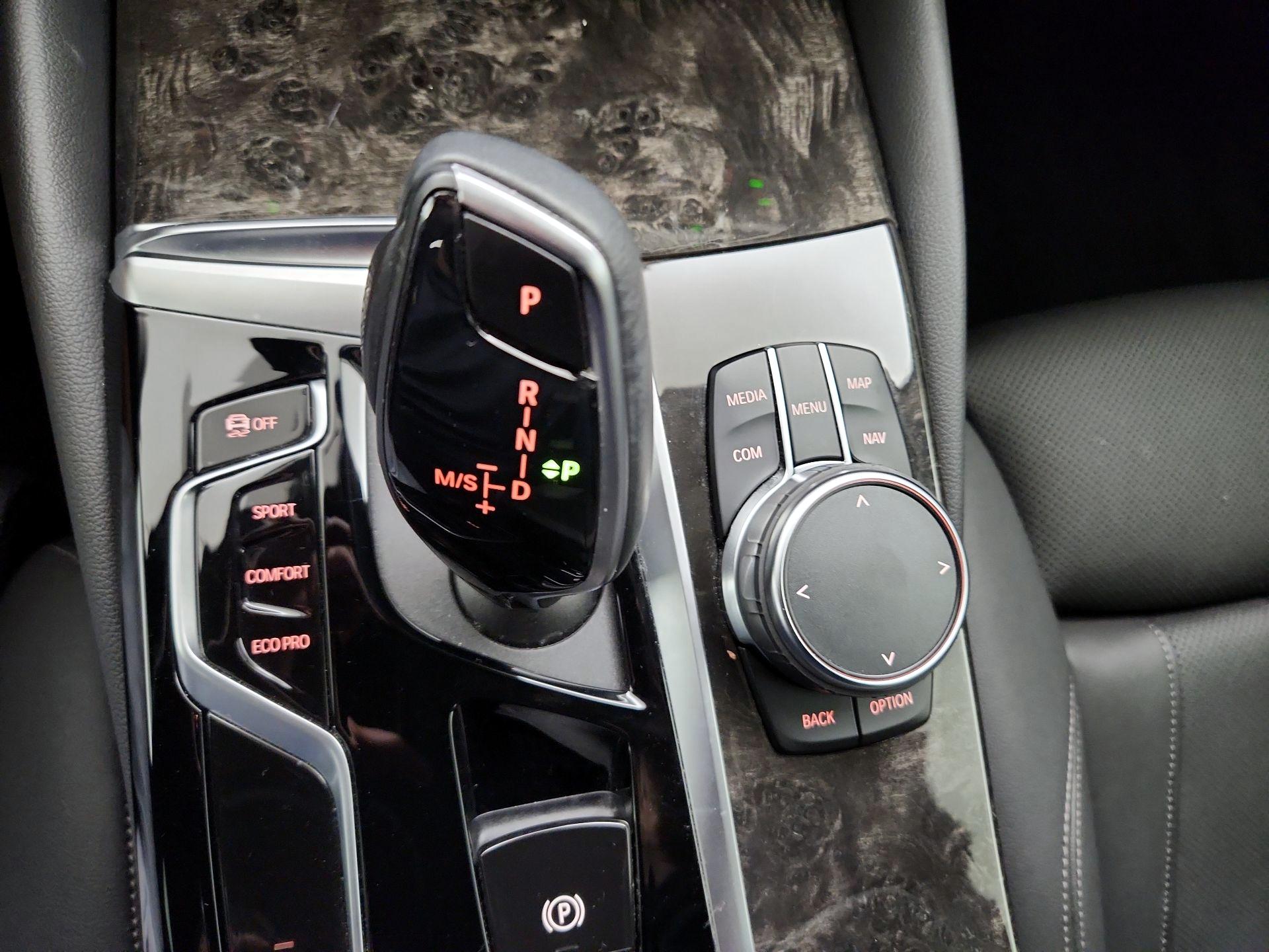 Thumbnail: 2023 BMW 5 Series - 18