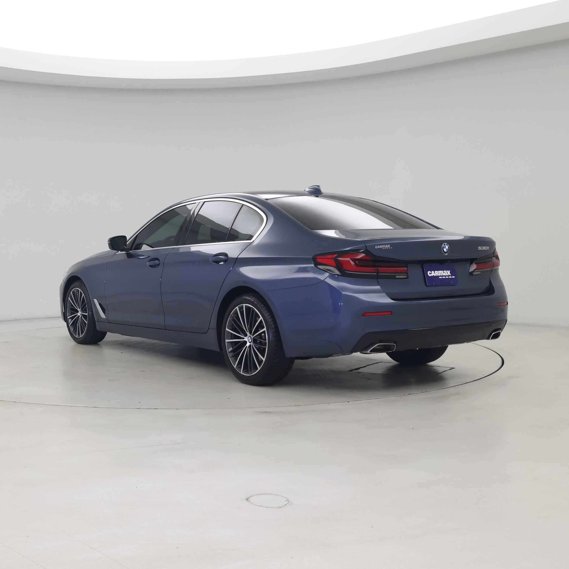 Thumbnail: 2023 BMW 5 Series - 2