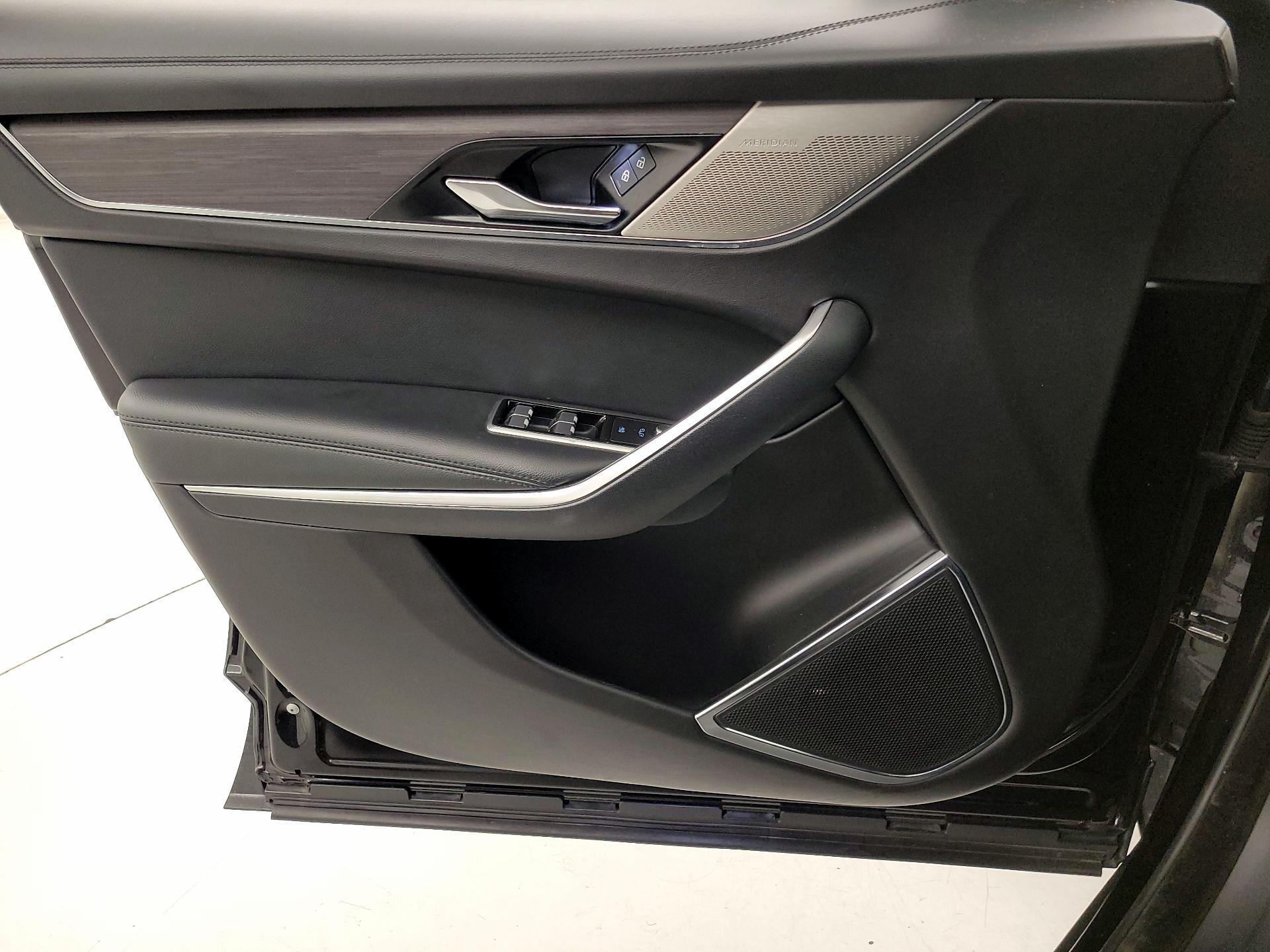 Thumbnail: 2022 Jaguar F-Pace - 12