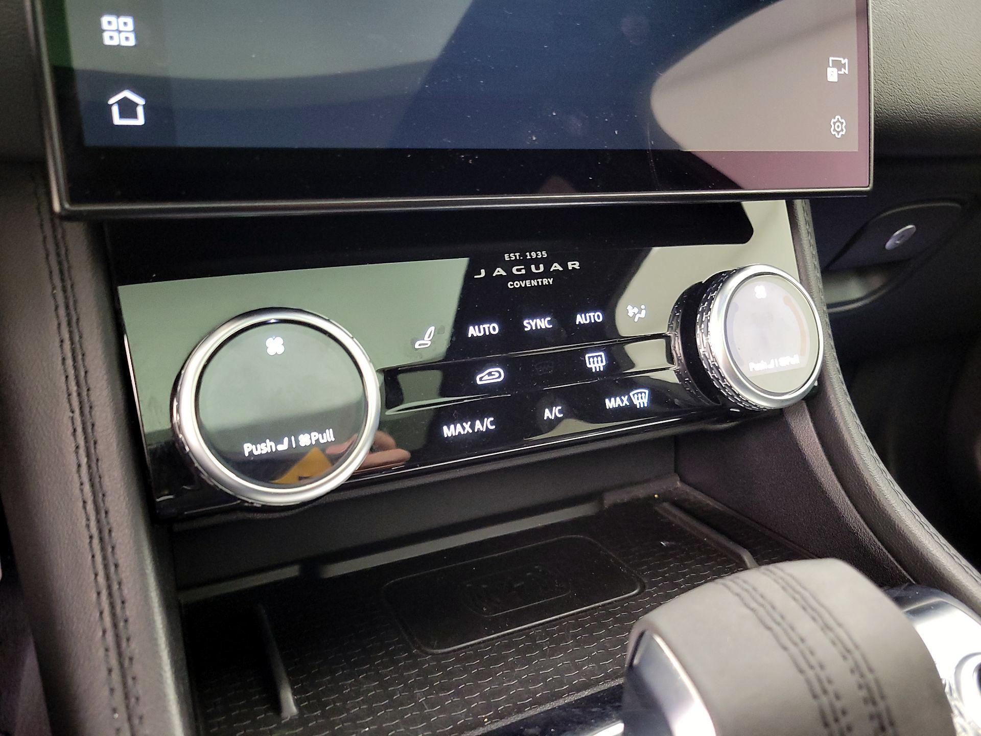 Thumbnail: 2022 Jaguar F-Pace - 17