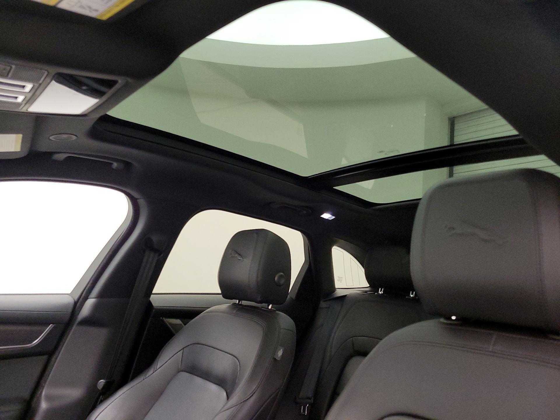 Thumbnail: 2022 Jaguar F-Pace - 19