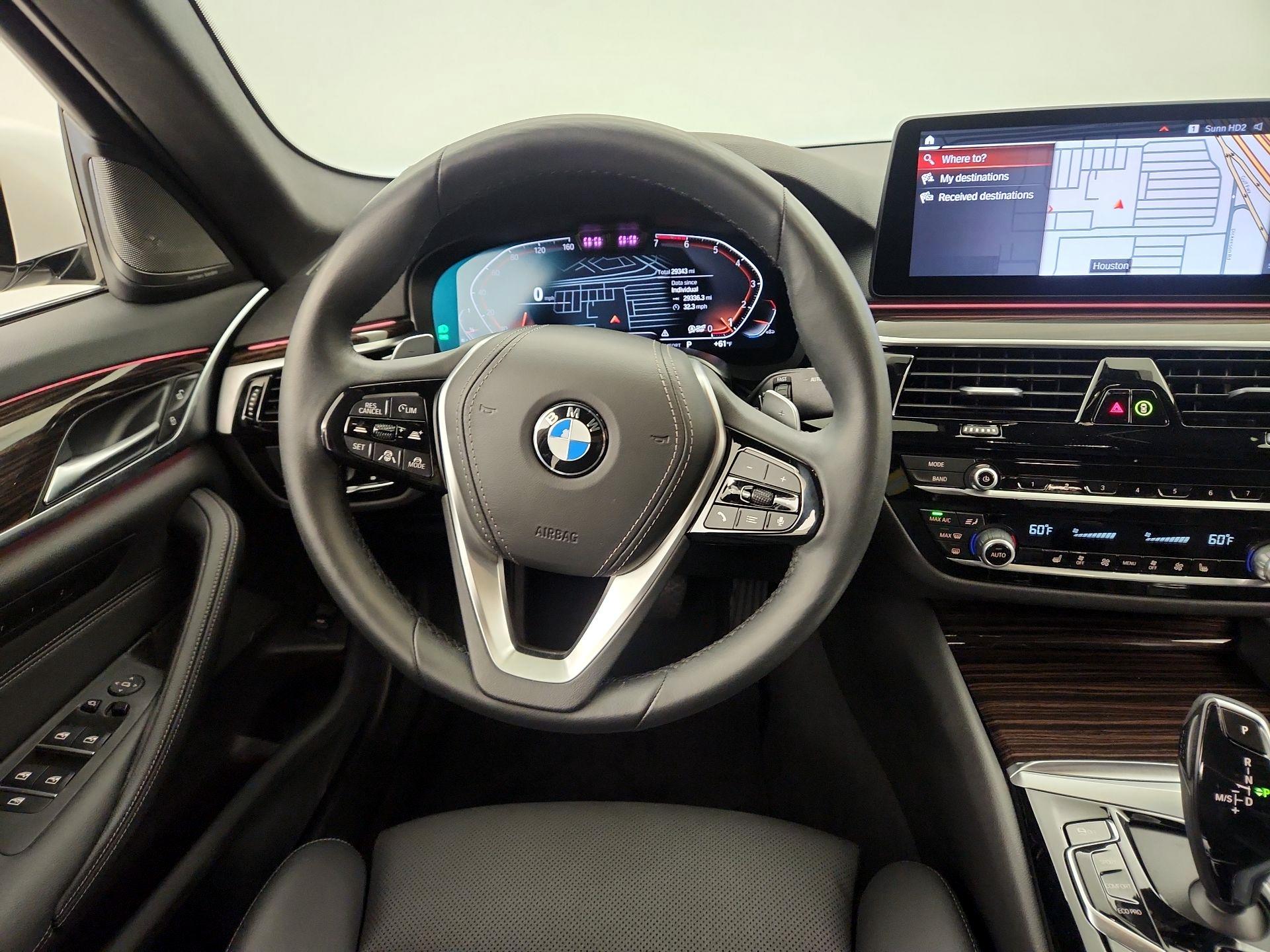 Thumbnail: 2023 BMW 5 Series - 10