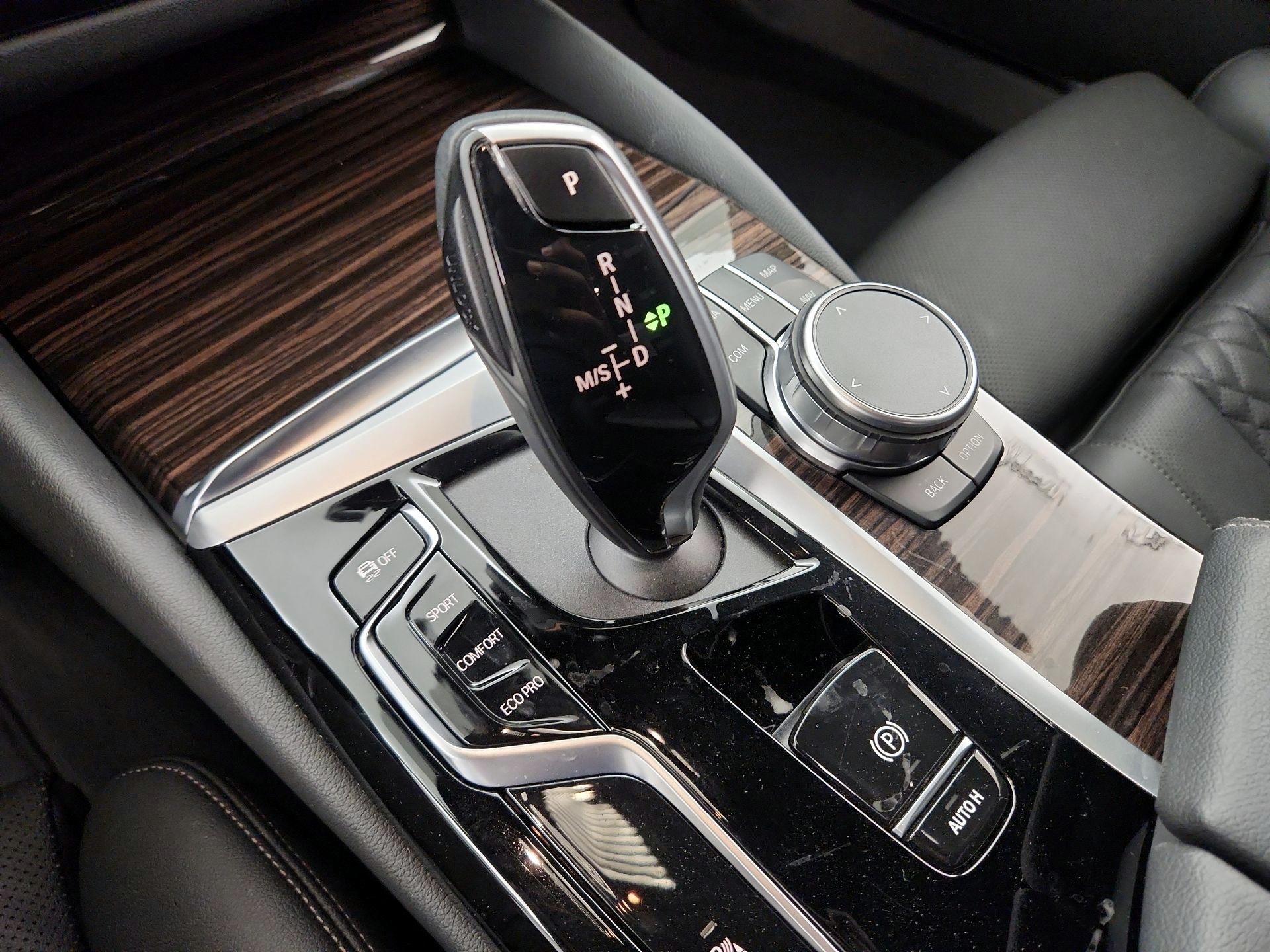 Thumbnail: 2023 BMW 5 Series - 18