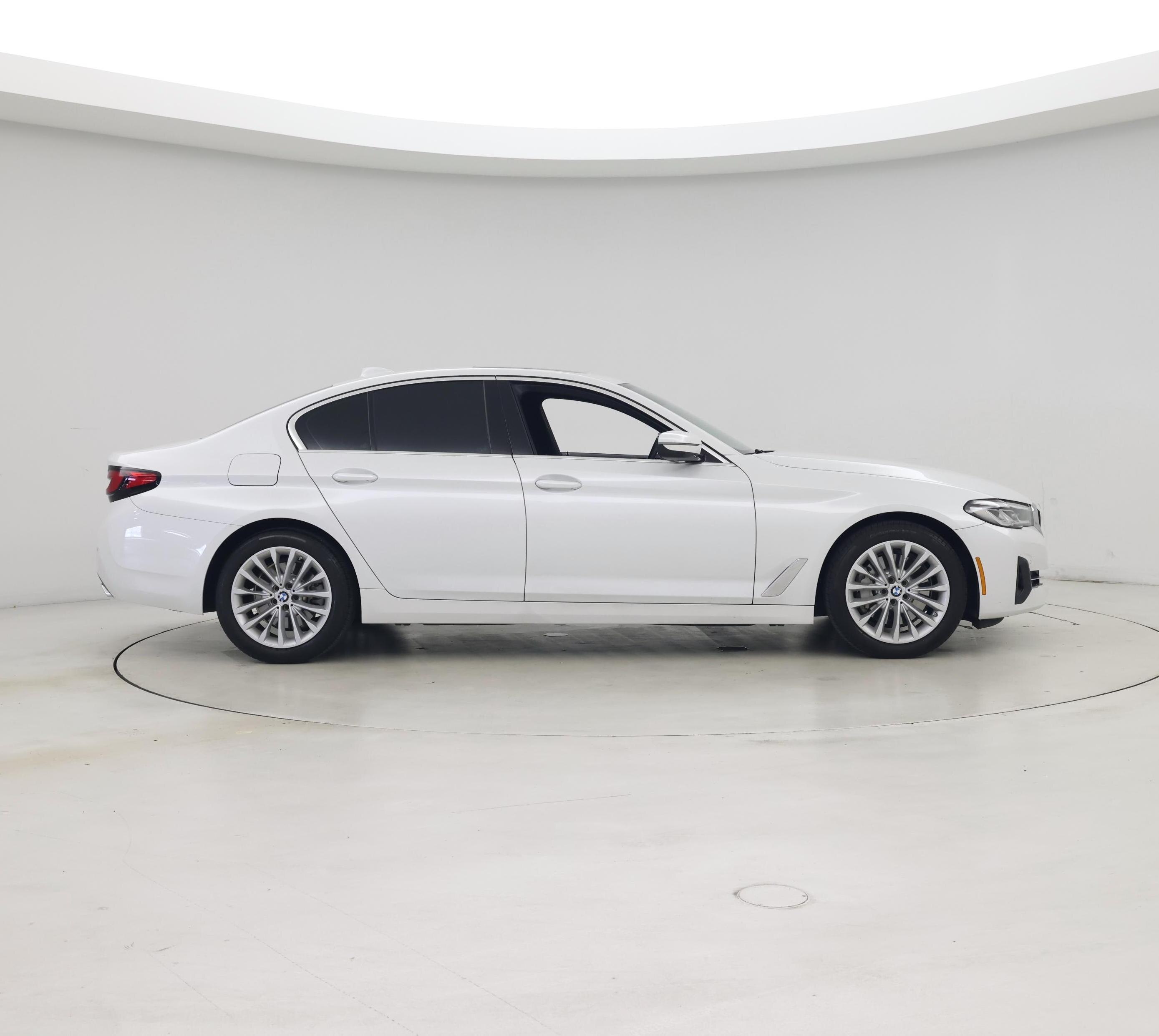 Thumbnail: 2023 BMW 5 Series - 7