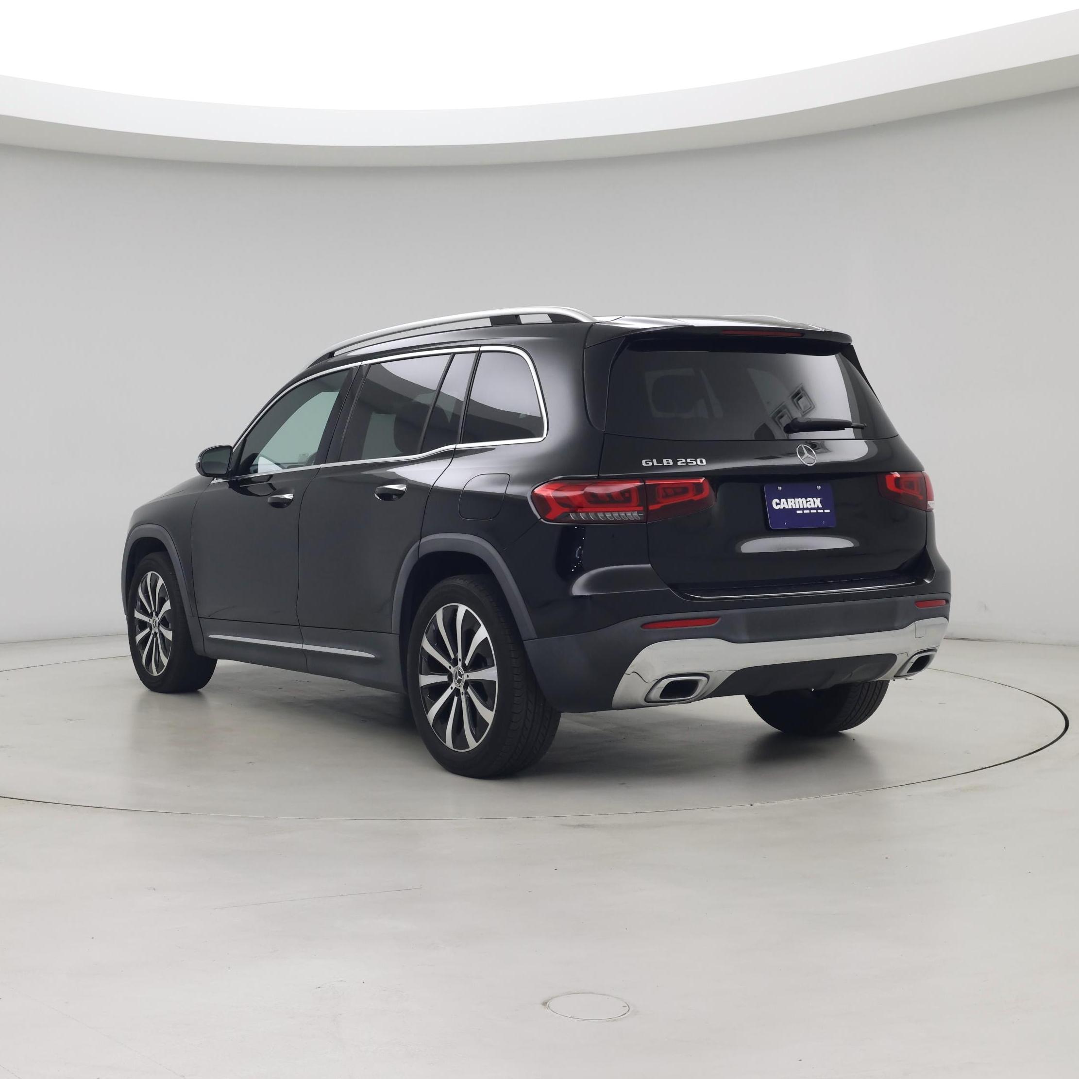 Thumbnail: 2022 Mercedes-Benz GLB - 2