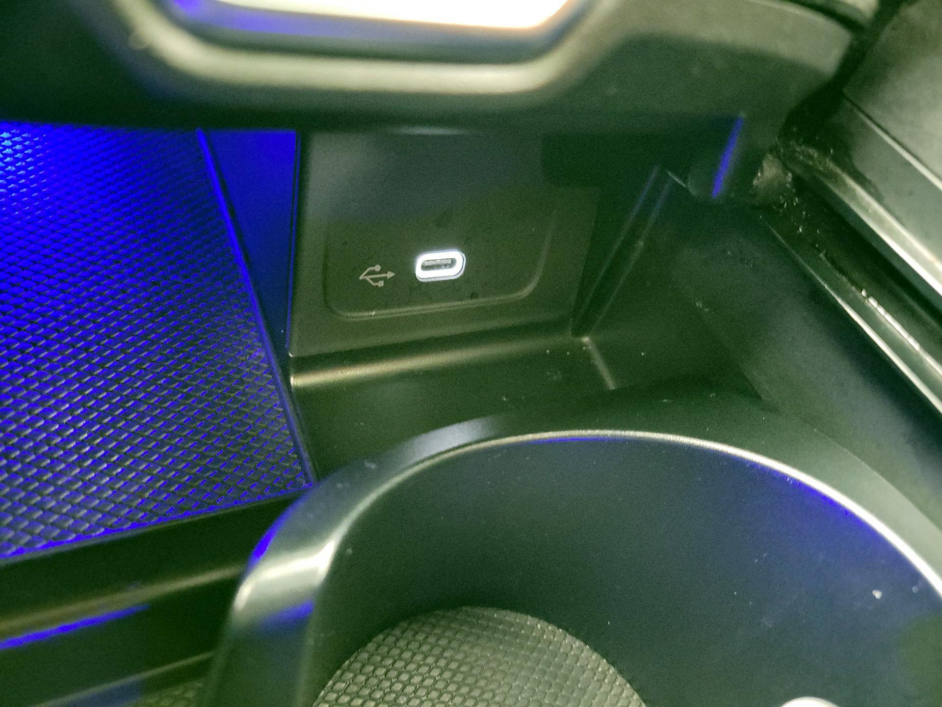 Thumbnail: 2023 Mercedes-Benz C-Class - 18