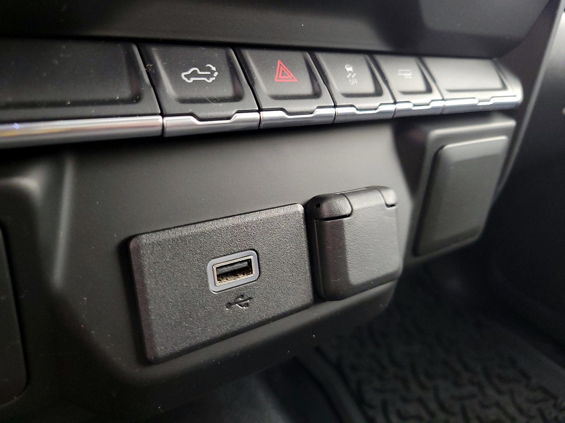 Thumbnail: 2020 Chevrolet Silverado 1500 - 18