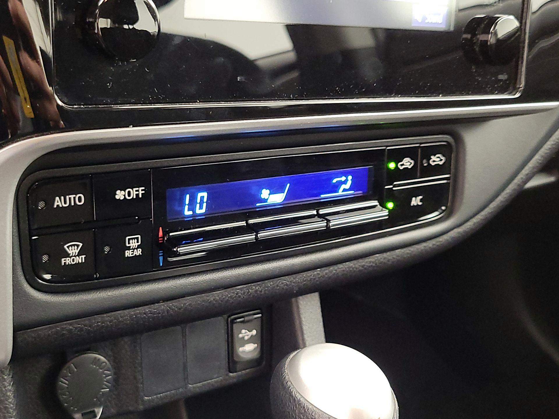 Thumbnail: 2019 Toyota Corolla - 16