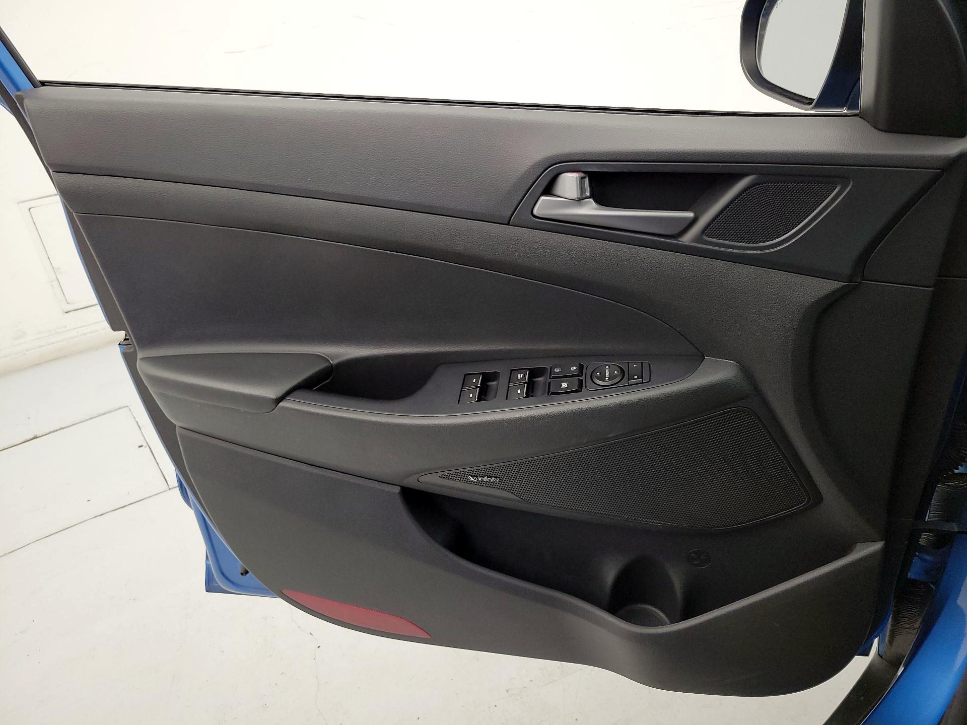 Thumbnail: 2017 Hyundai Tucson - 12