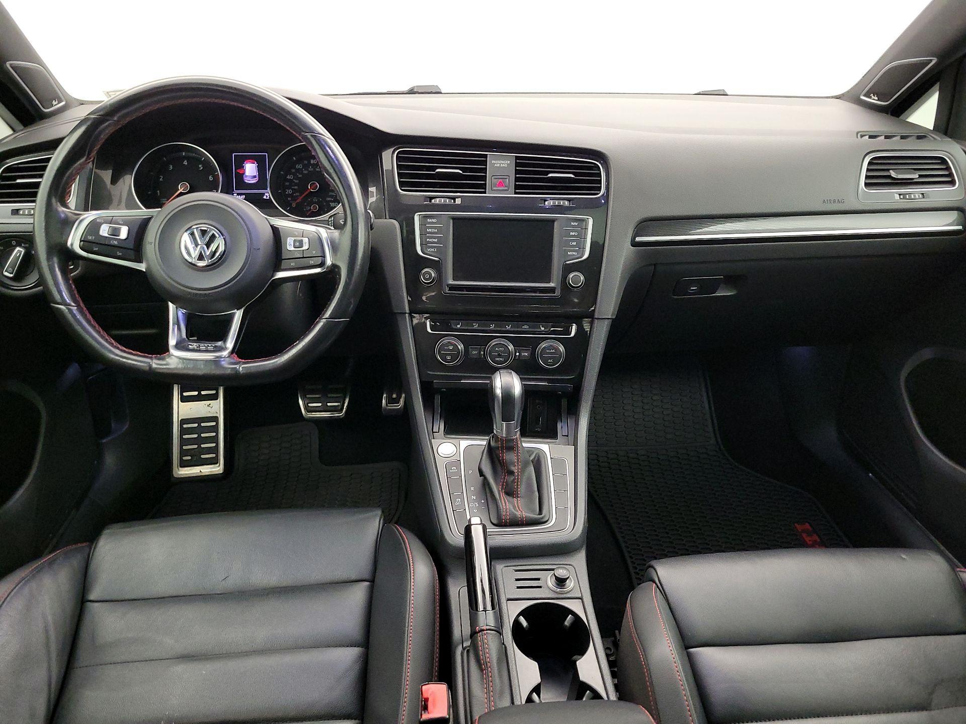 Thumbnail: 2016 Volkswagen Golf - 9