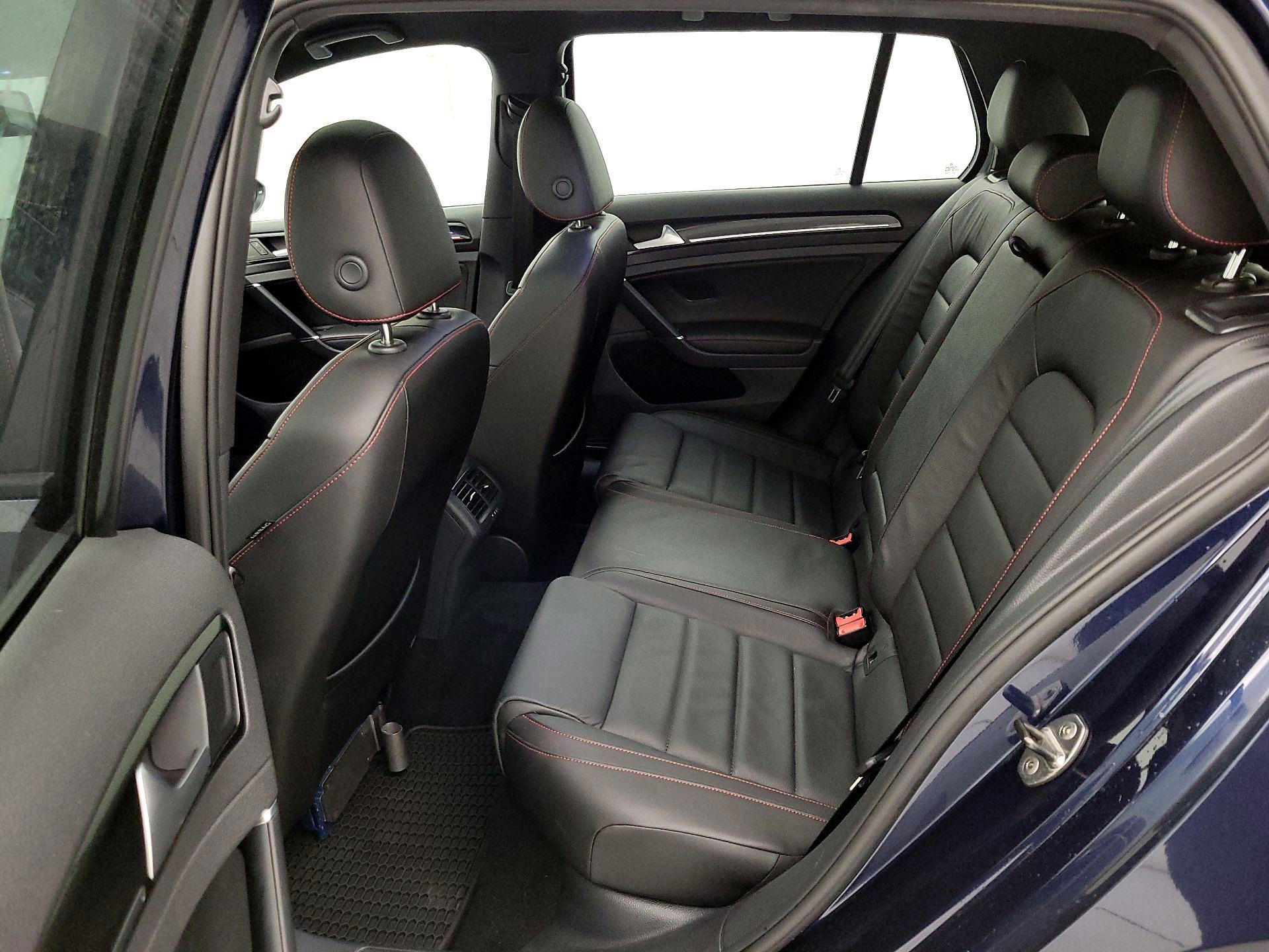 Thumbnail: 2016 Volkswagen Golf - 19