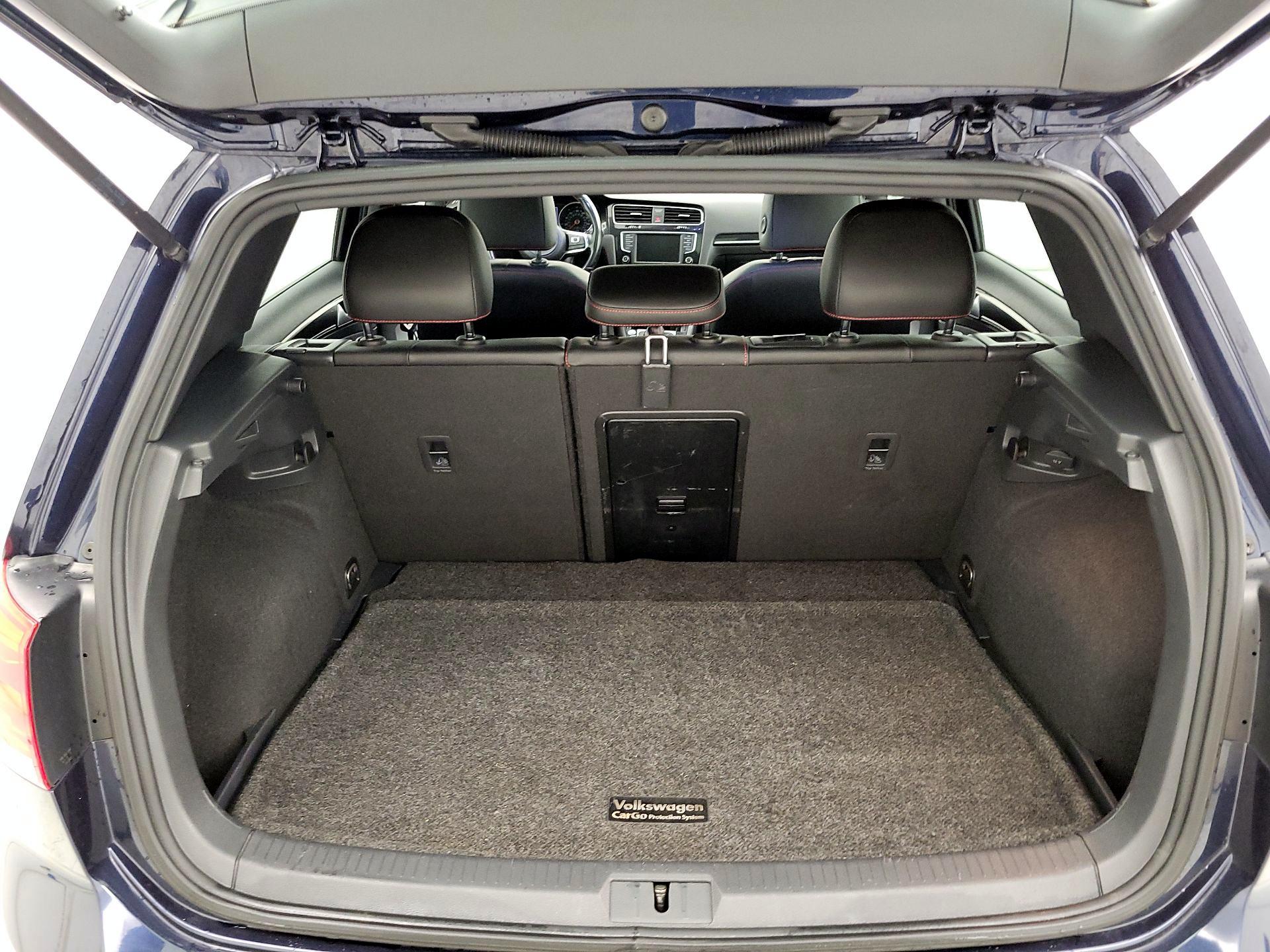 Thumbnail: 2016 Volkswagen Golf - 20