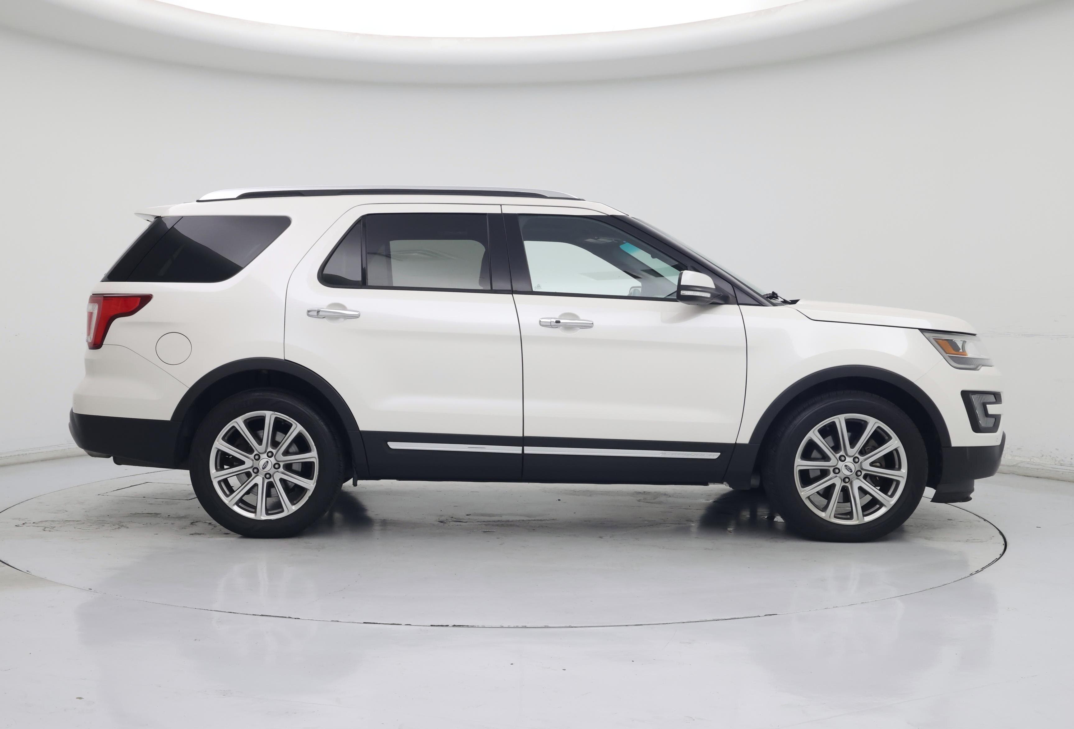 Thumbnail: 2016 Ford Explorer - 7