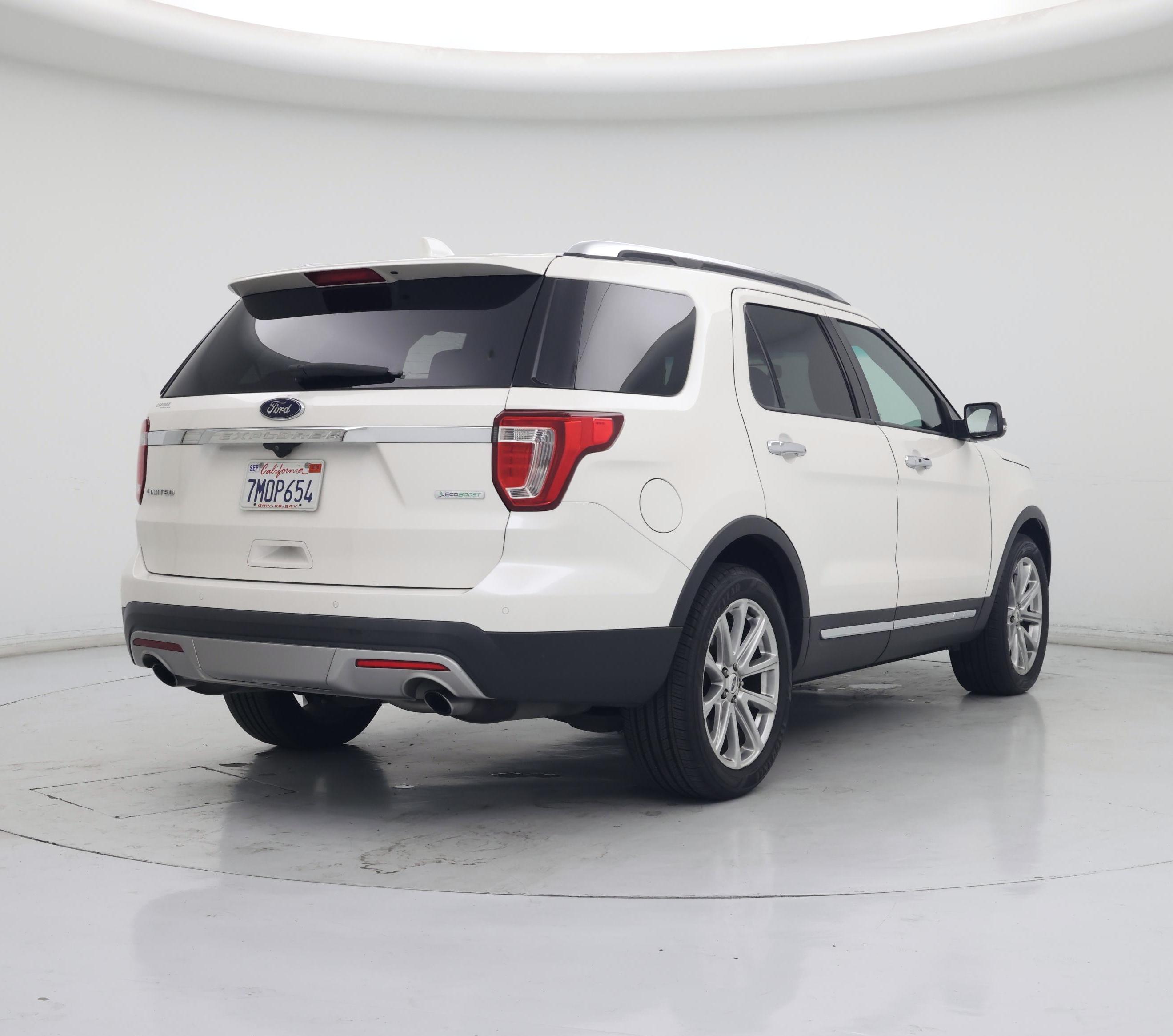 Thumbnail: 2016 Ford Explorer - 8