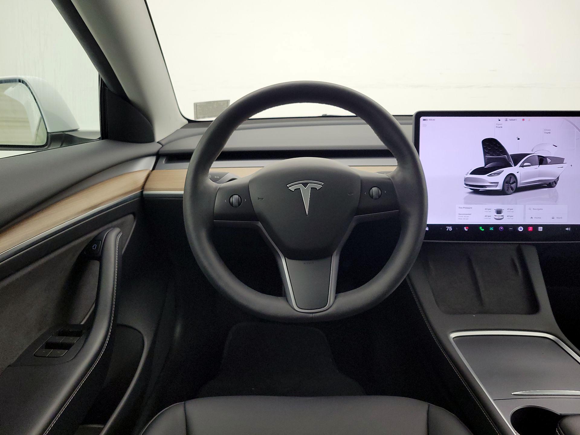 Thumbnail: 2023 Tesla Model 3 - 10