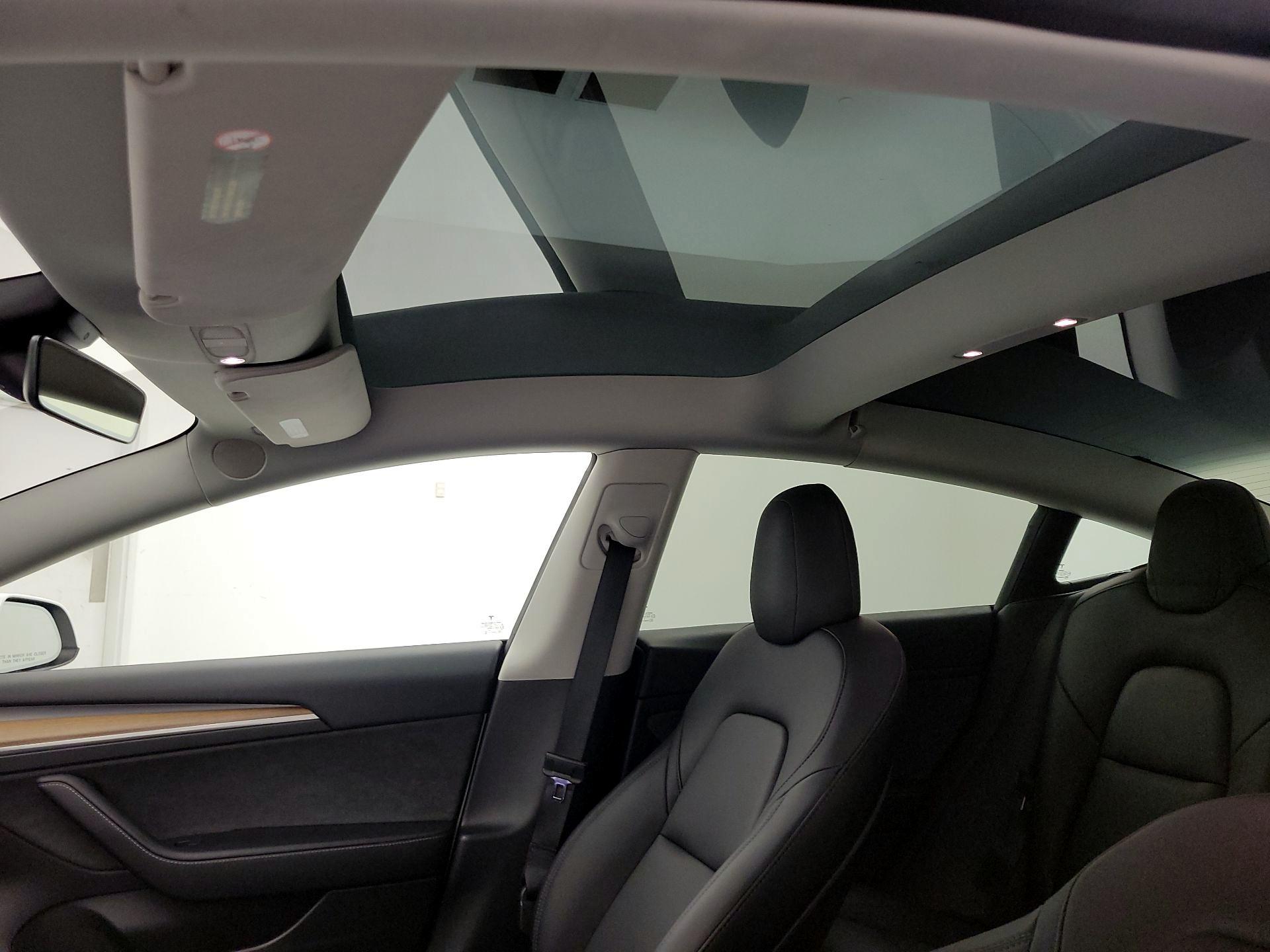 Thumbnail: 2023 Tesla Model 3 - 18