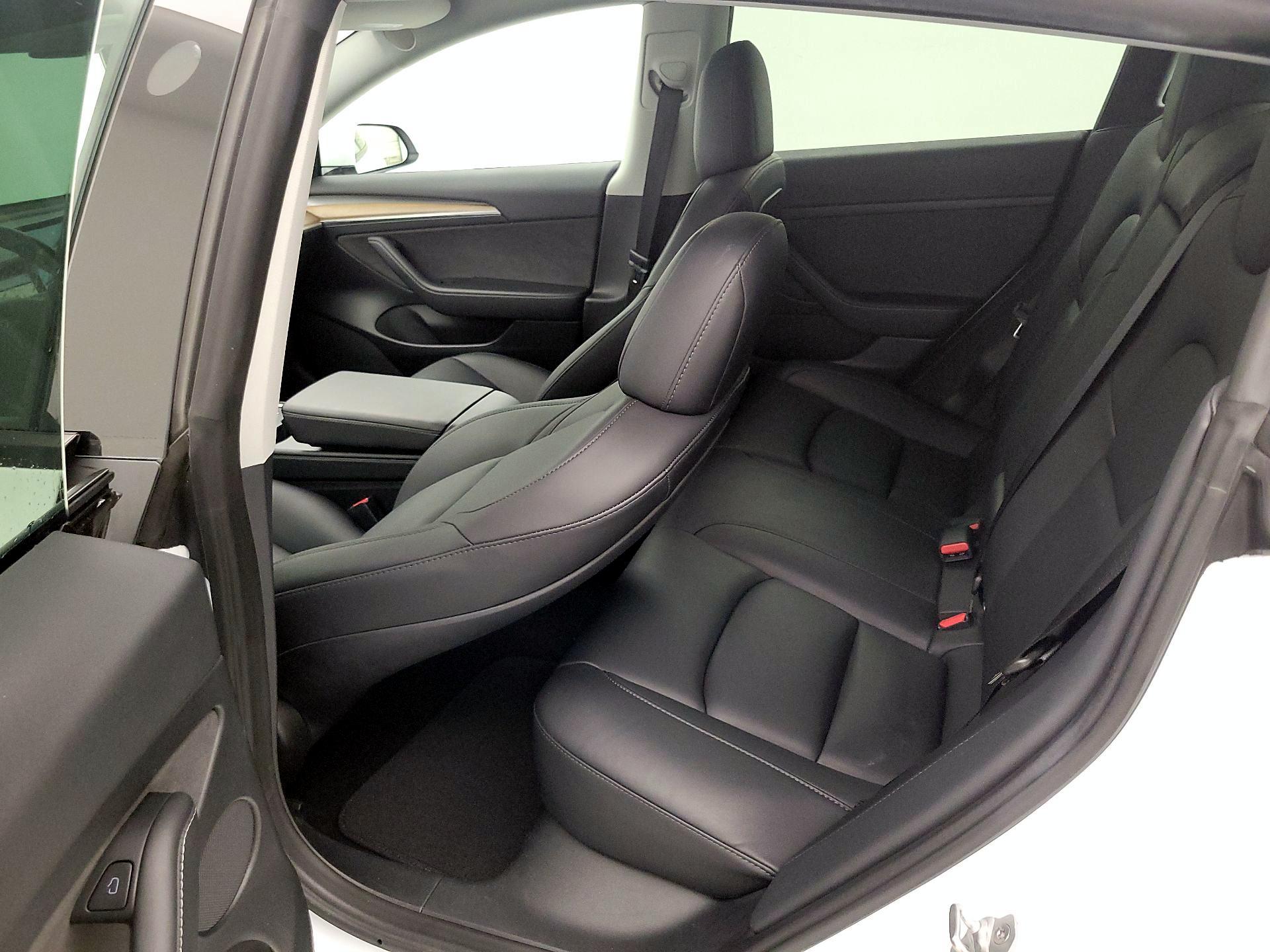 Thumbnail: 2023 Tesla Model 3 - 19