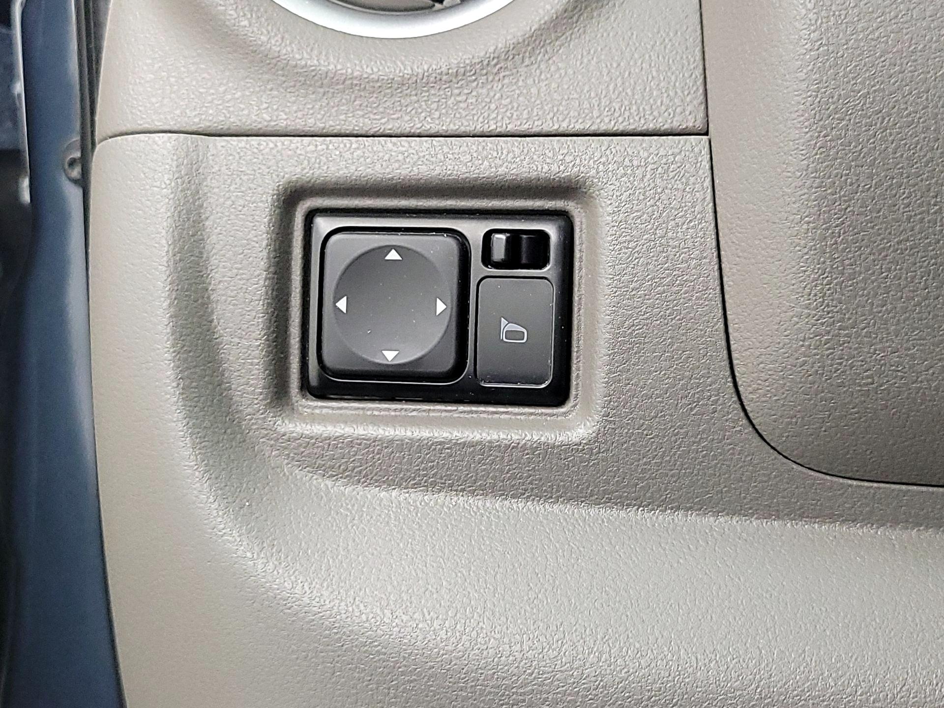 Thumbnail: 2015 Nissan Versa - 13