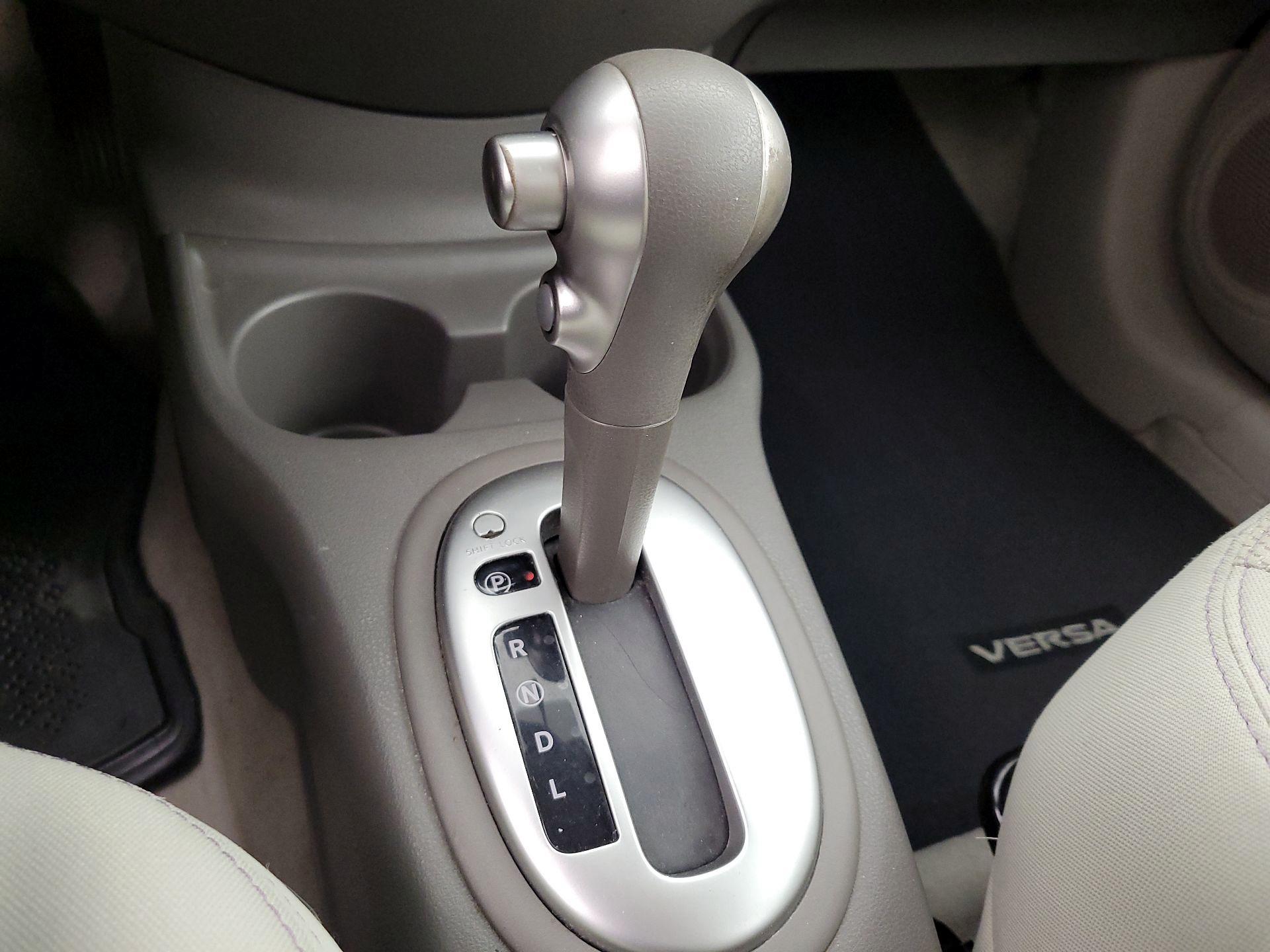 Thumbnail: 2015 Nissan Versa - 17