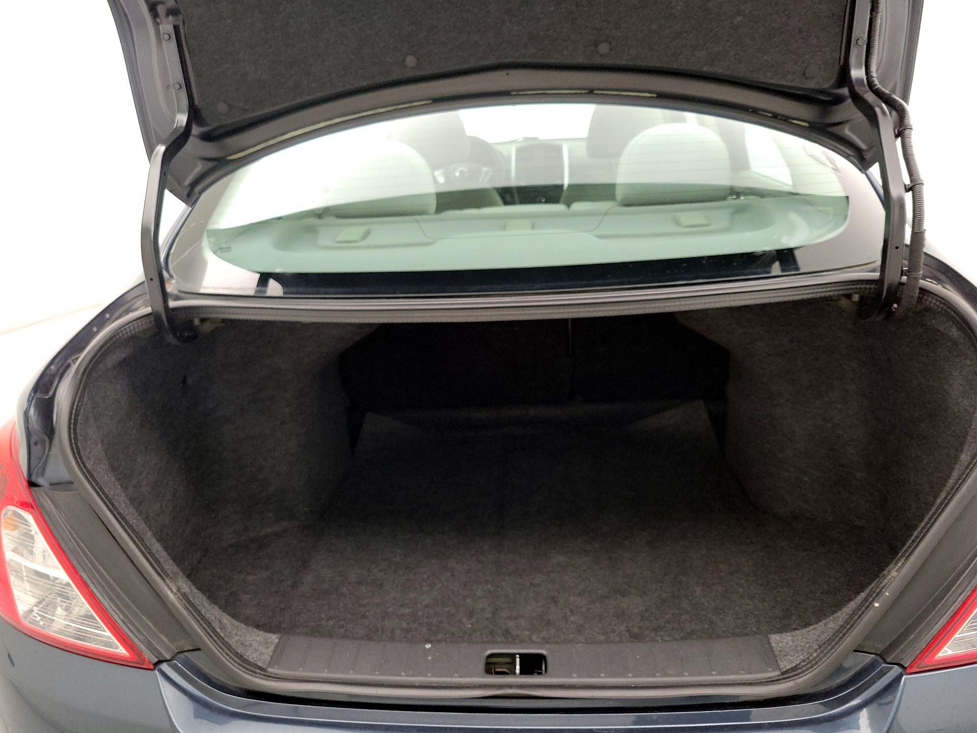 Thumbnail: 2015 Nissan Versa - 19