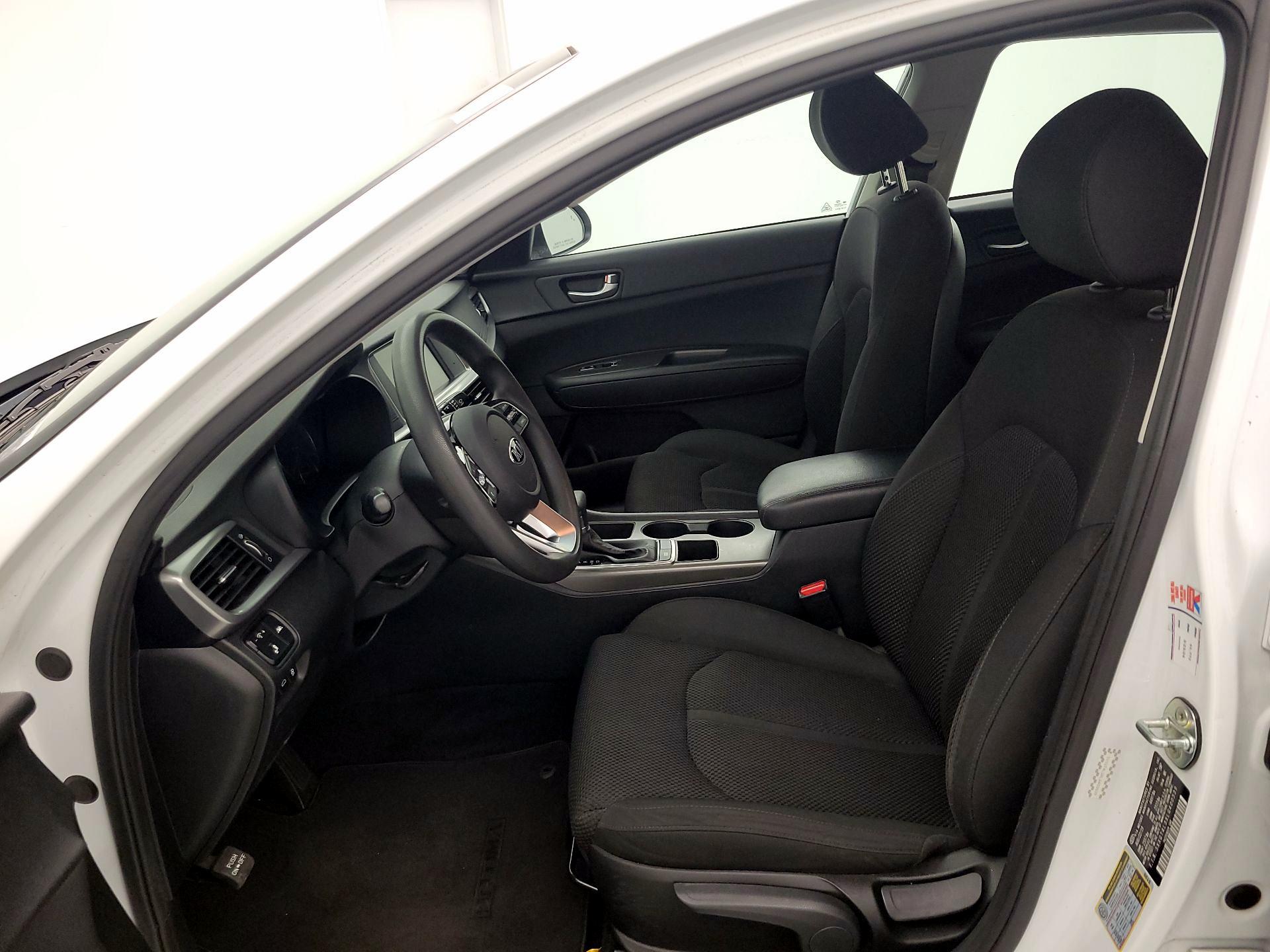 Thumbnail: 2020 Kia Optima - 11