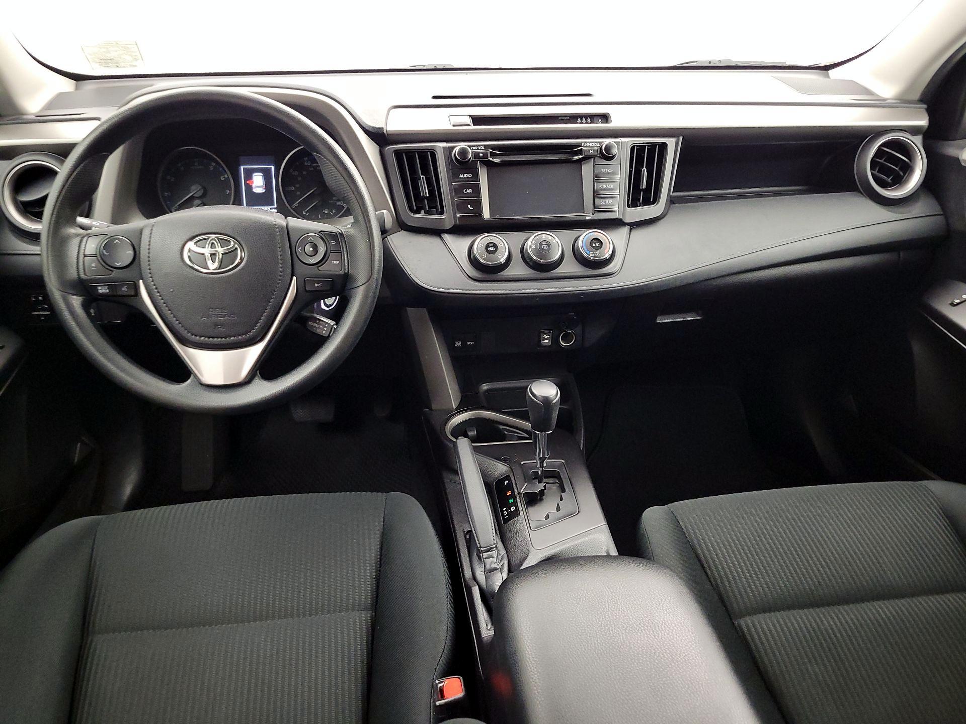 Thumbnail: 2017 Toyota RAV4 - 9