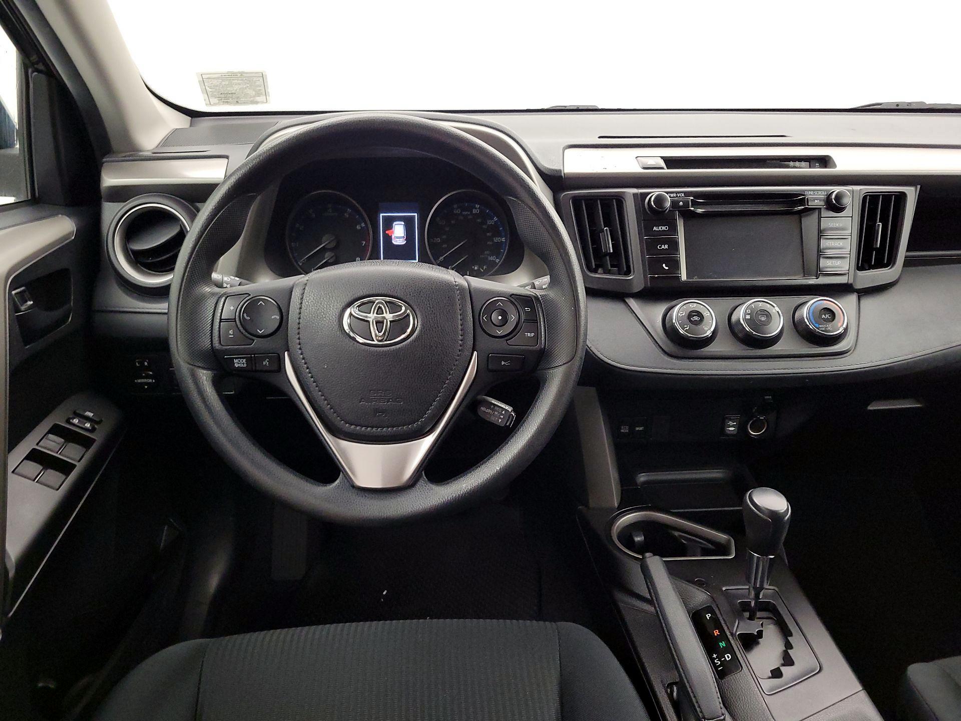 Thumbnail: 2017 Toyota RAV4 - 10