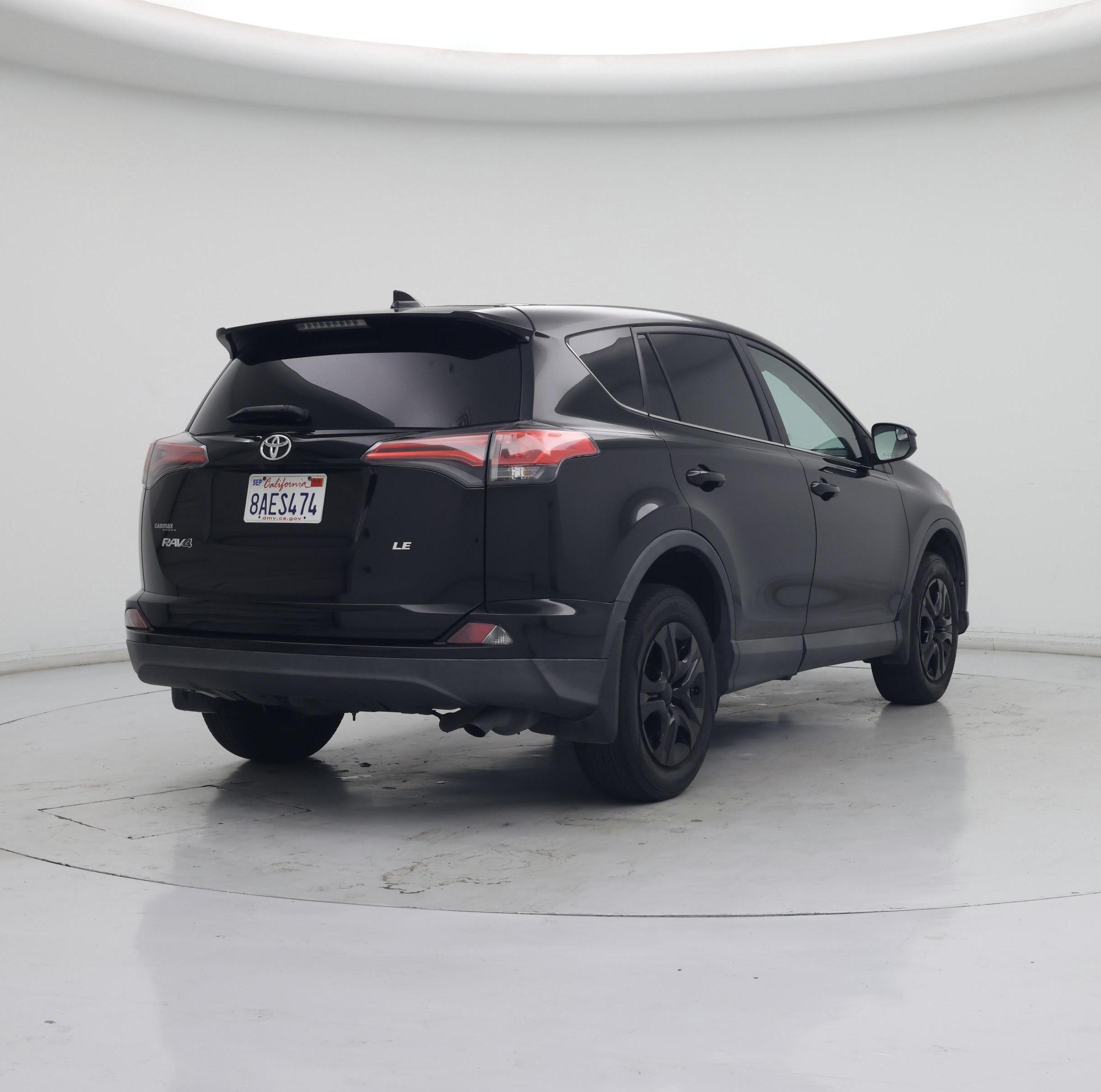 Thumbnail: 2017 Toyota RAV4 - 8