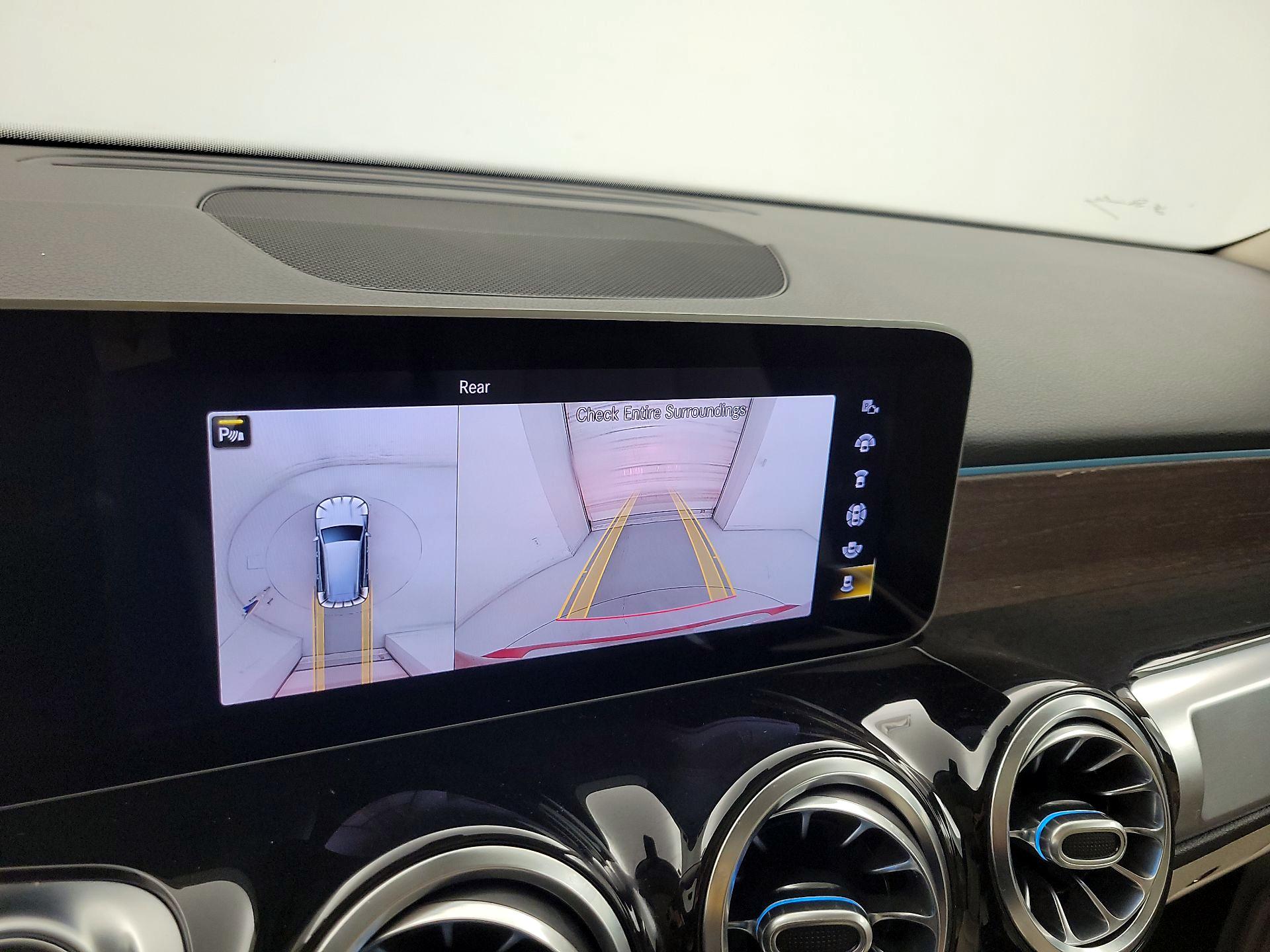 Thumbnail: 2021 Mercedes-Benz GLB - 14