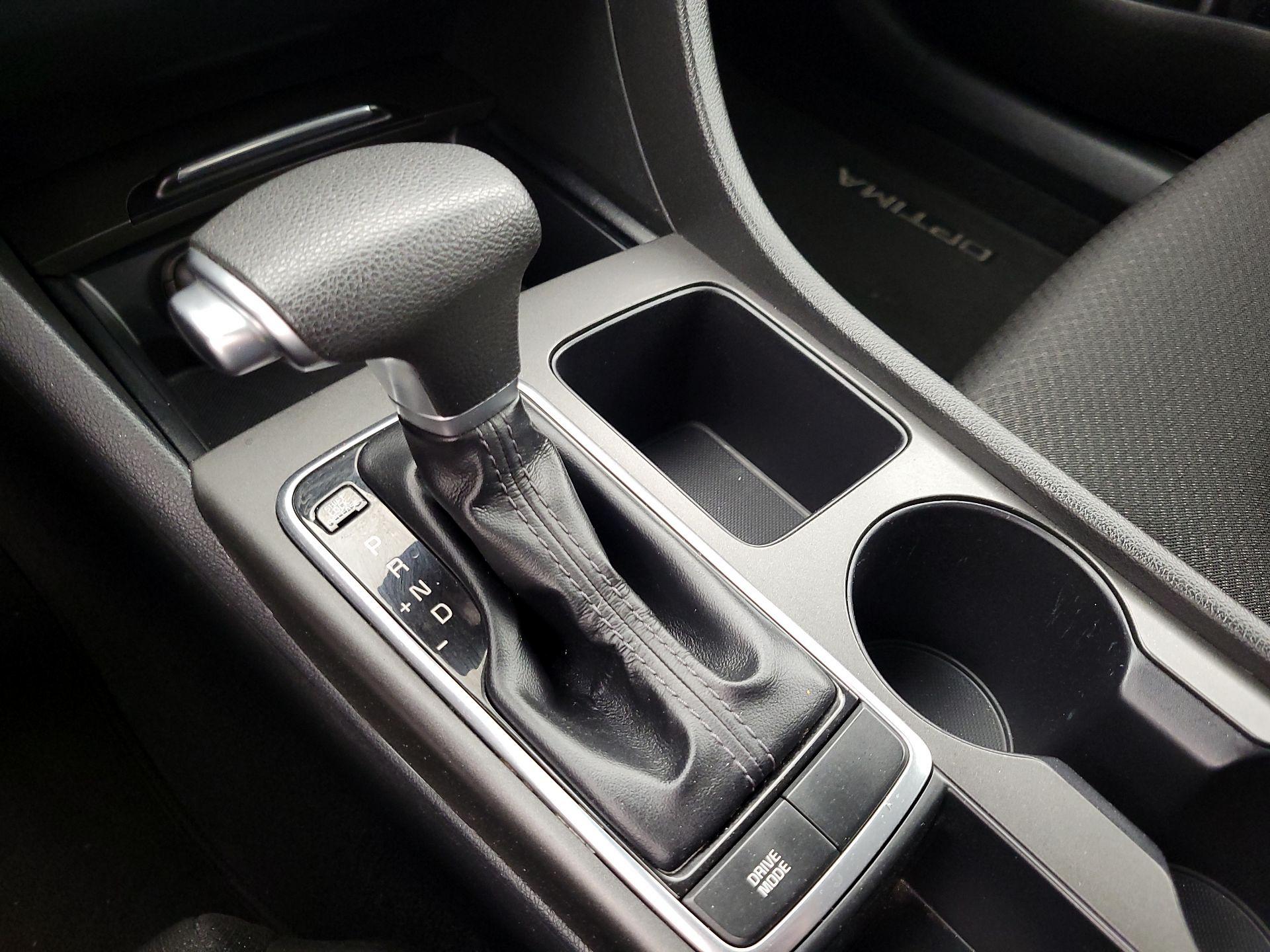 Thumbnail: 2016 Kia Optima - 17