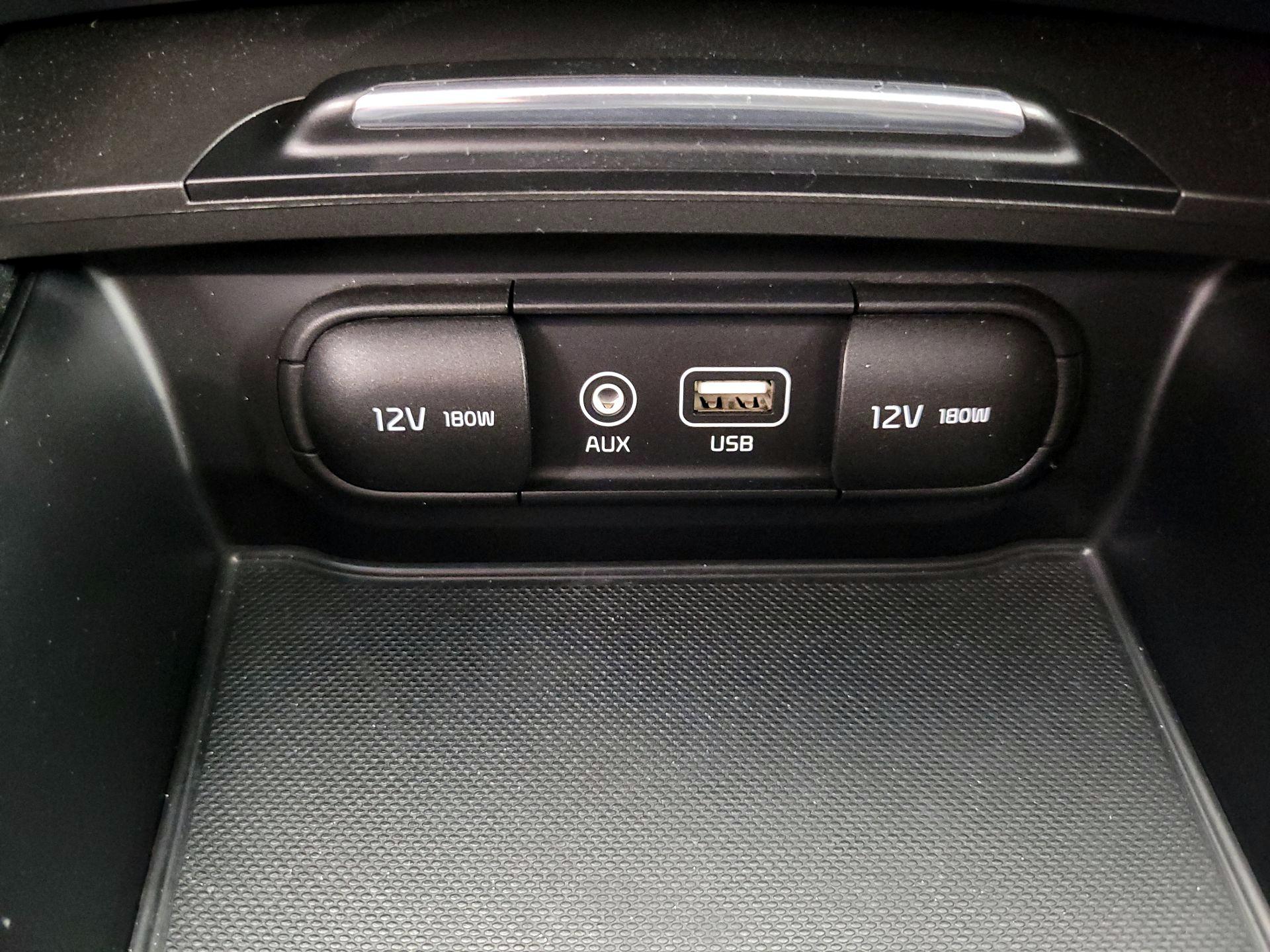 Thumbnail: 2016 Kia Optima - 18