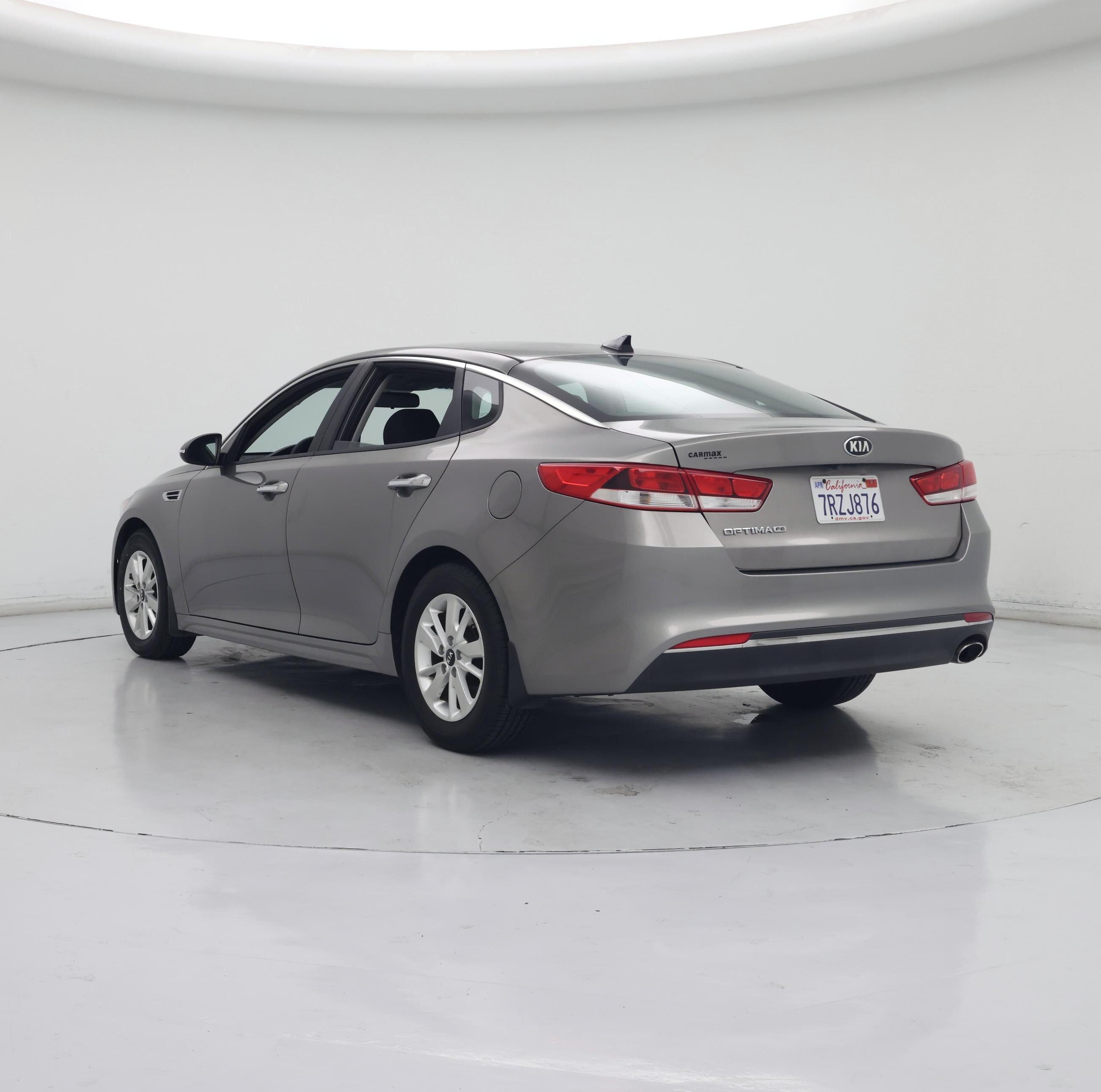 Thumbnail: 2016 Kia Optima - 2