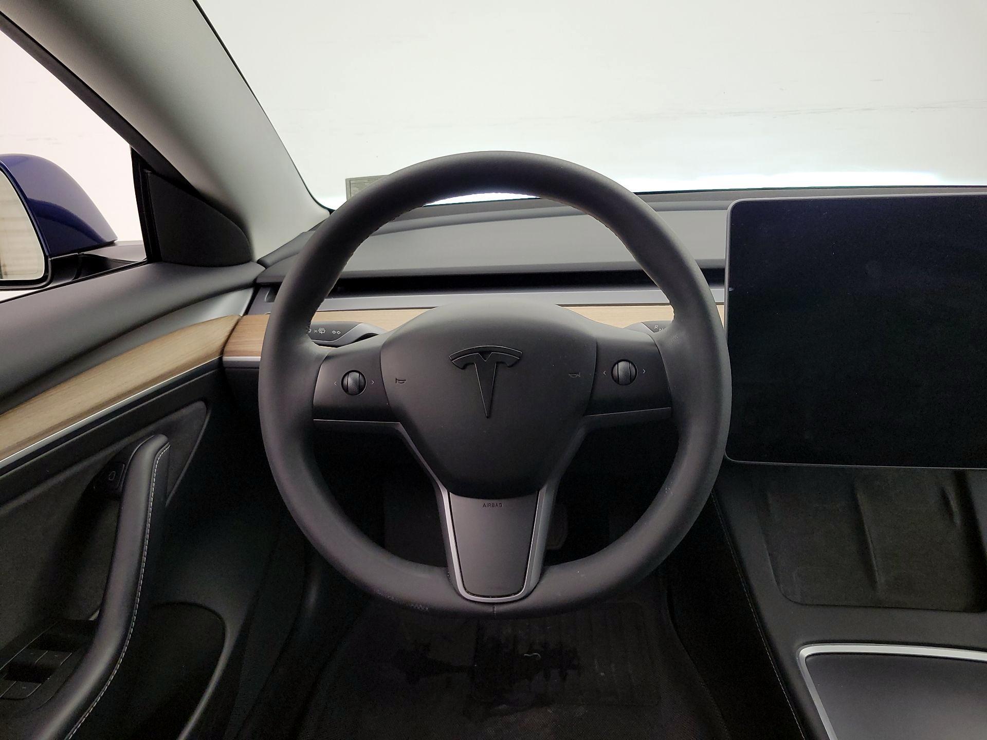 Thumbnail: 2023 Tesla Model 3 - 10