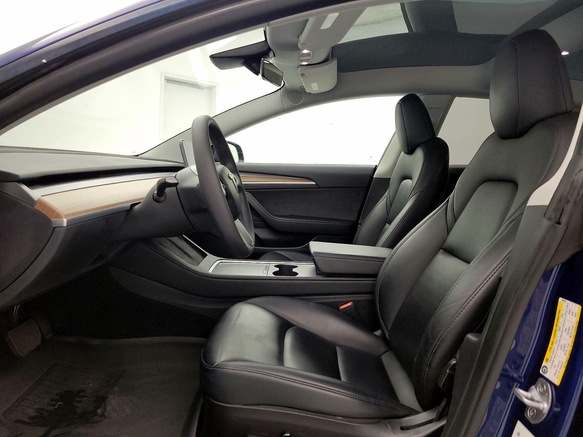 Thumbnail: 2023 Tesla Model 3 - 11