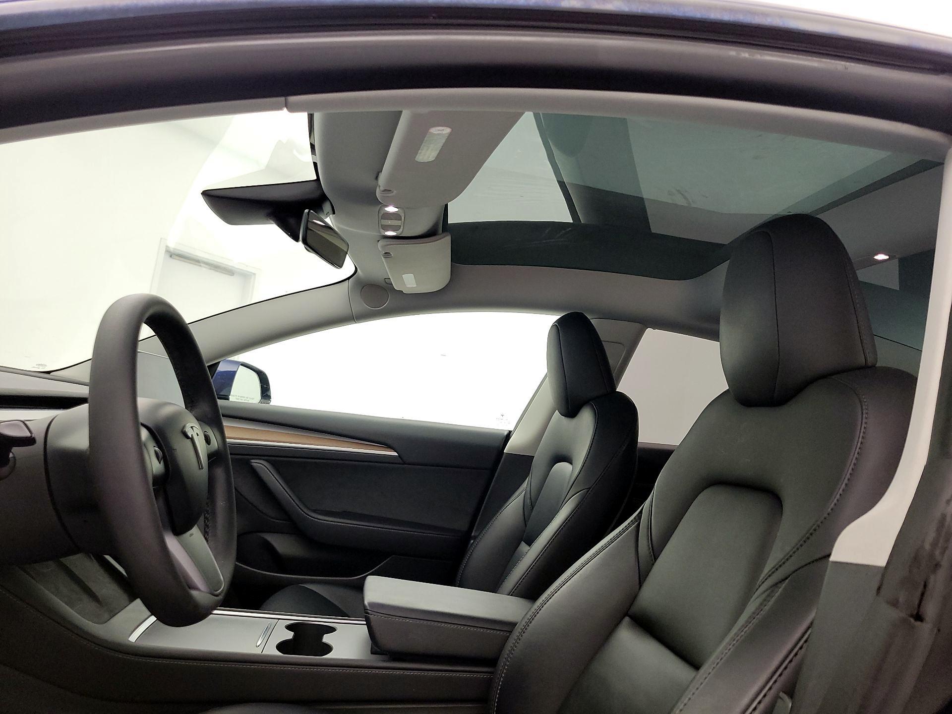 Thumbnail: 2023 Tesla Model 3 - 19